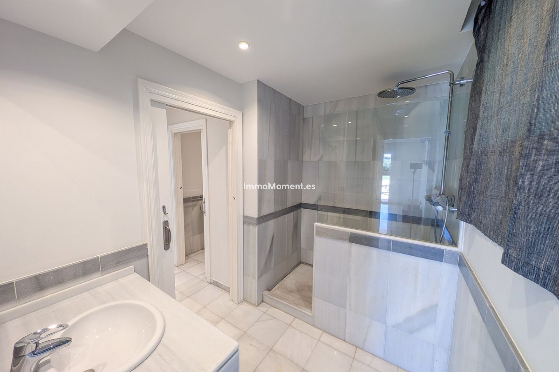 Resale - Detached villa - Marbella - Nueva Andalucía