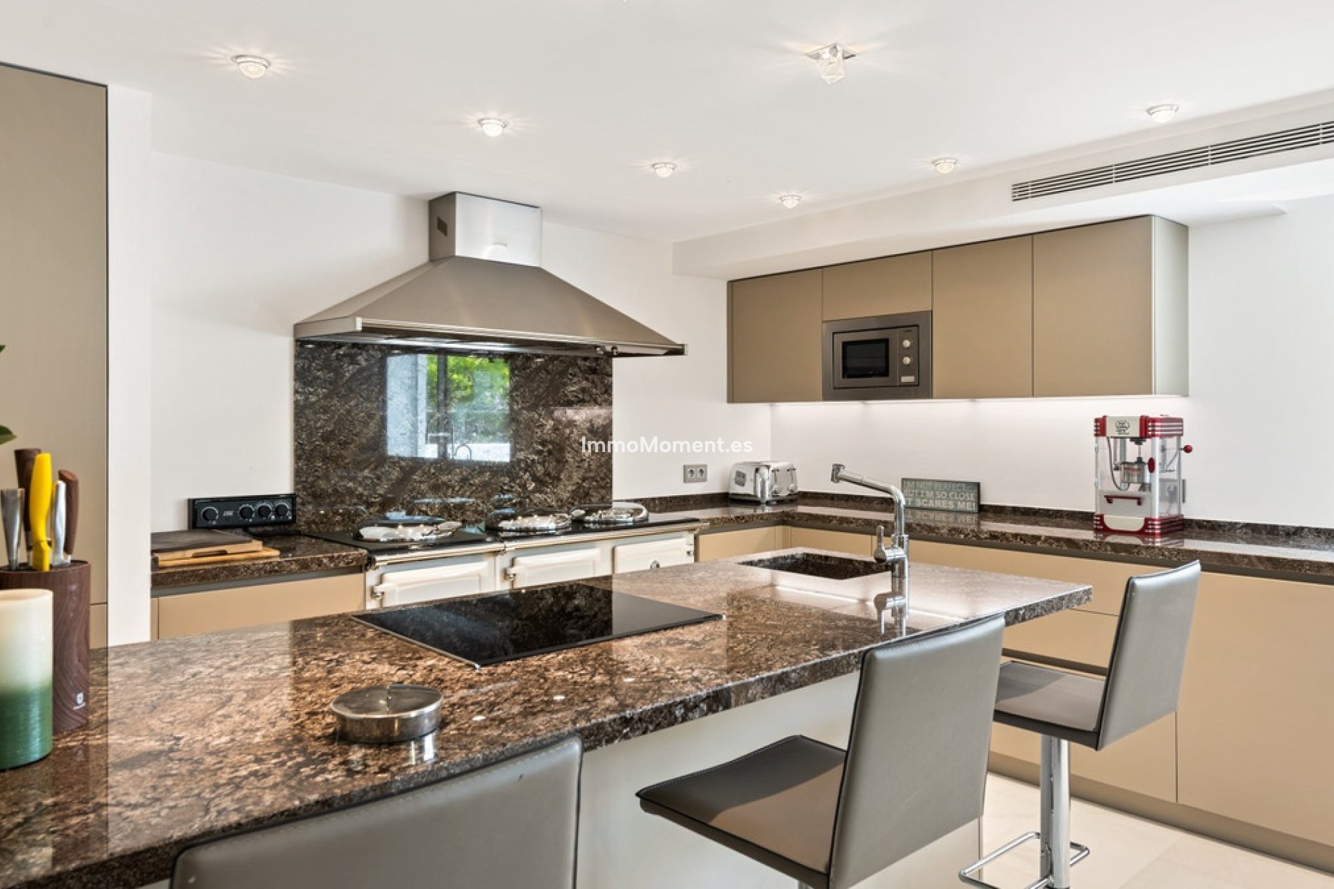 Resale - Detached villa - Marbella - Nueva Andalucía