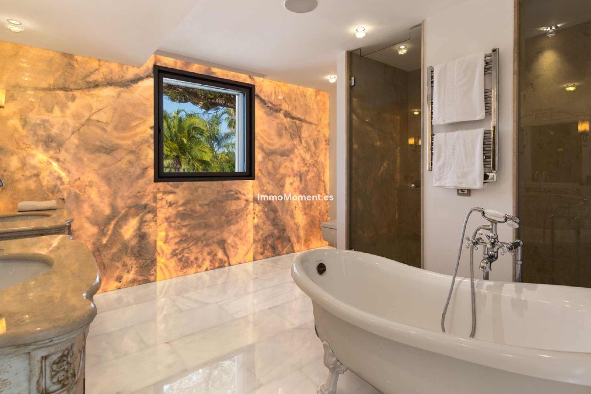 Resale - Detached villa - Marbella - Nueva Andalucía