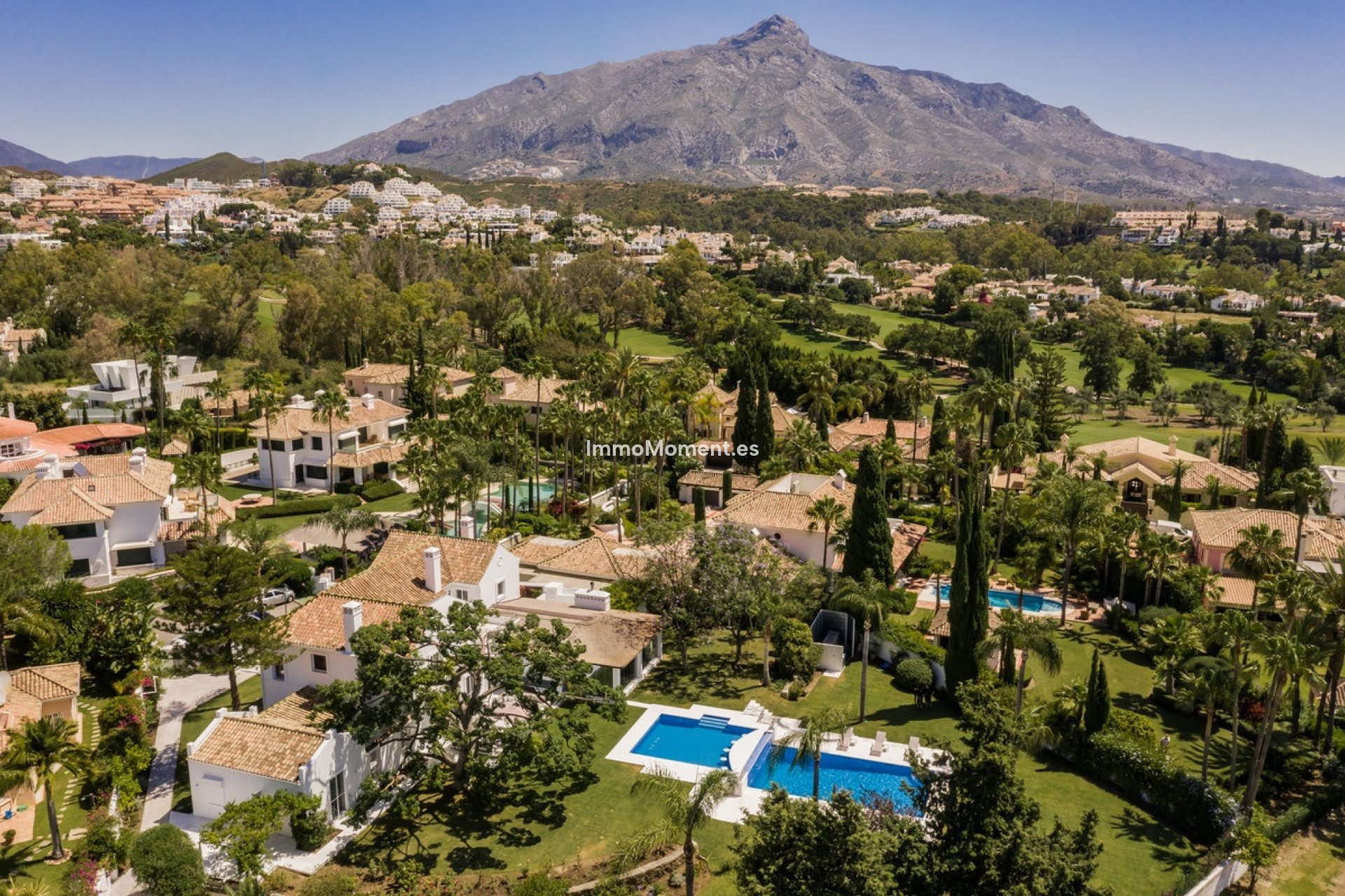 Resale - Detached villa - Marbella - Nueva Andalucía