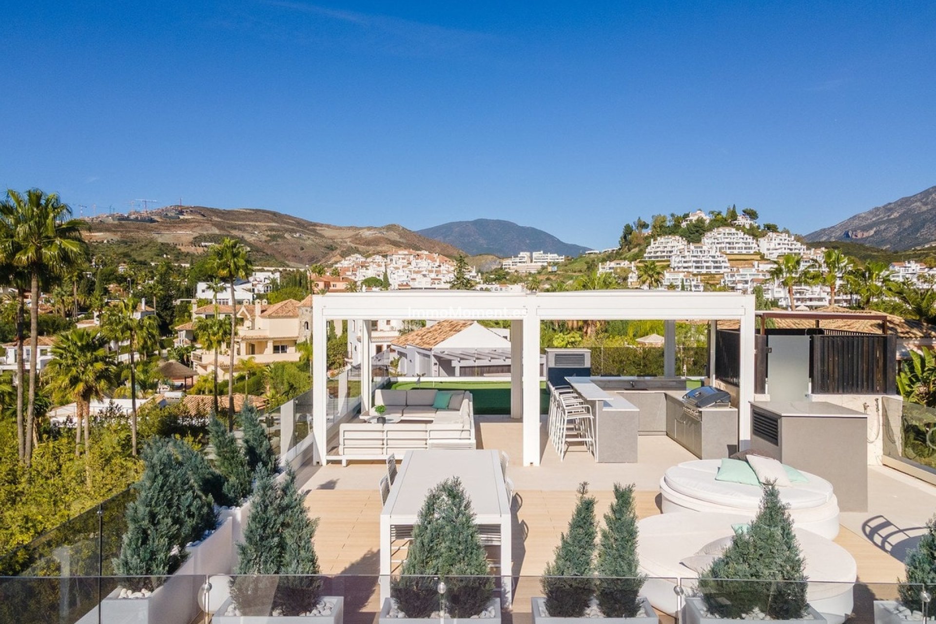 Resale - Detached villa - Marbella - Nueva Andalucía