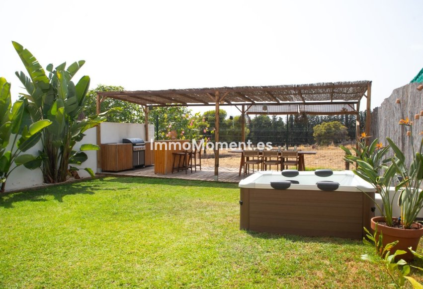 Resale - Detached villa - Marbella - Nueva Andalucía