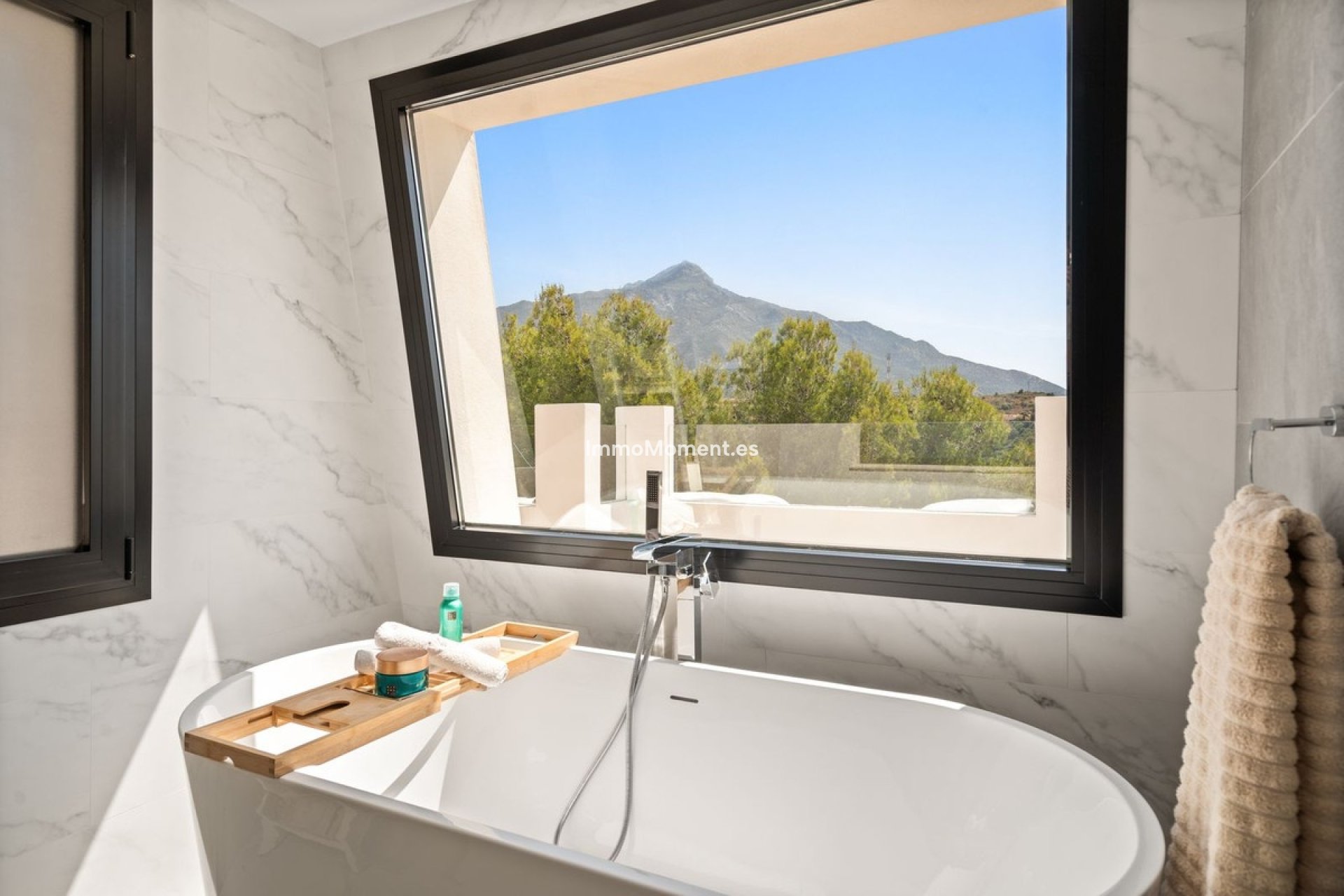 Resale - Detached villa - Marbella - Nueva Andalucía