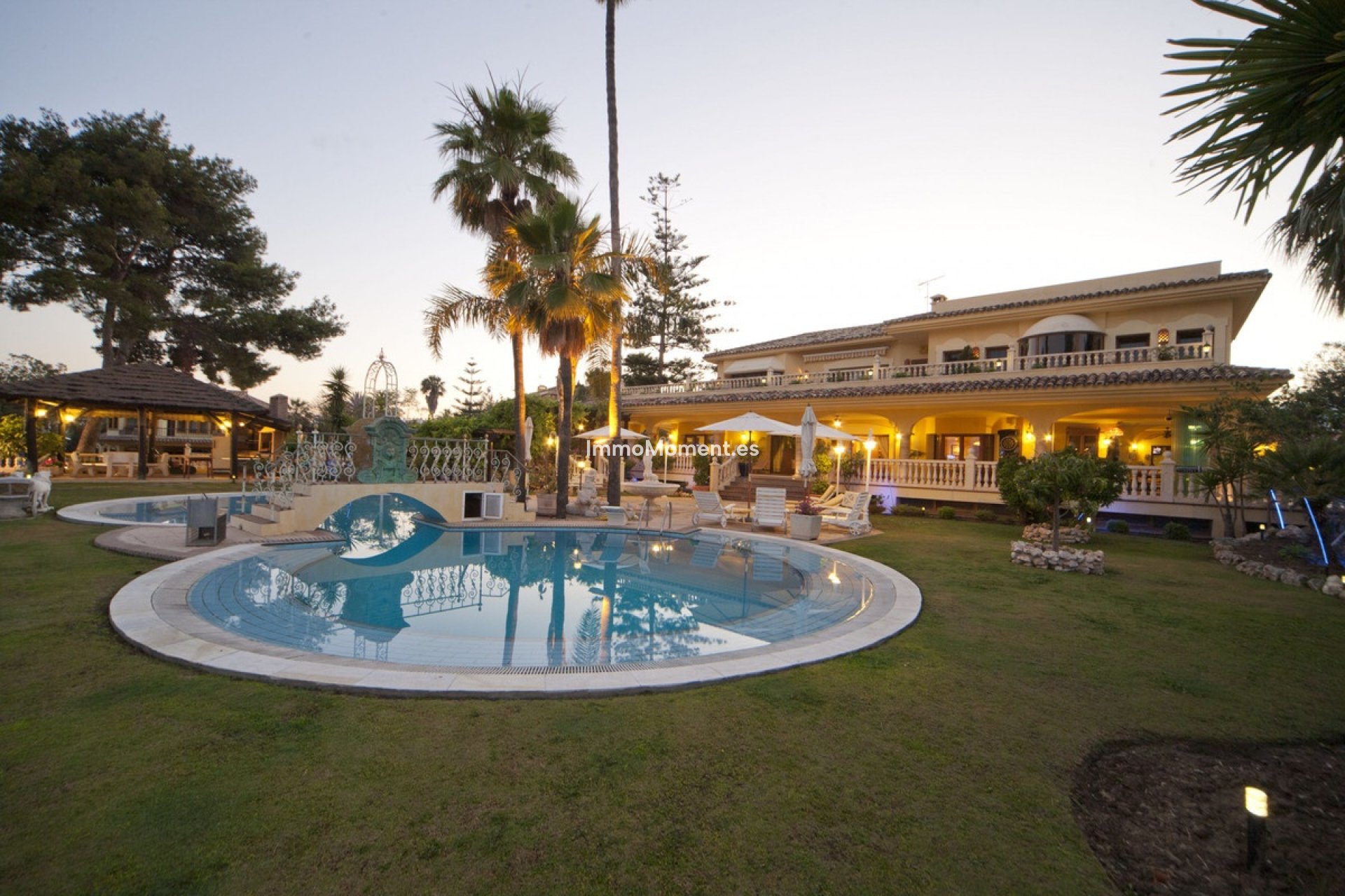 Resale - Detached villa - Marbella - Nueva Andalucía