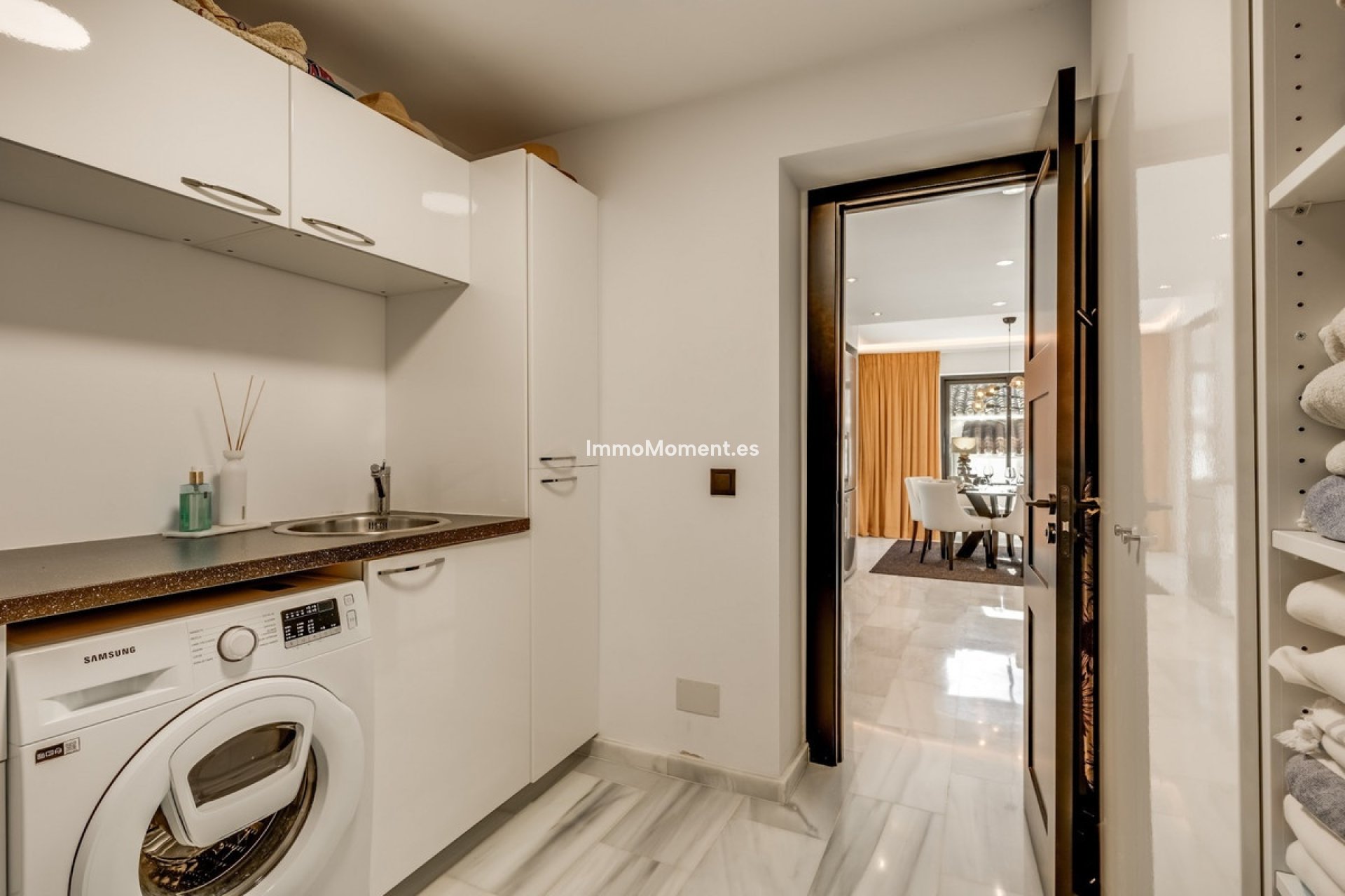 Resale - Detached villa - Marbella - Nueva Andalucía