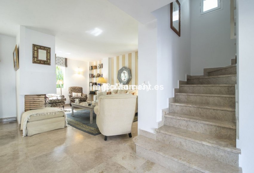 Resale - Detached villa - Marbella - Nueva Andalucía