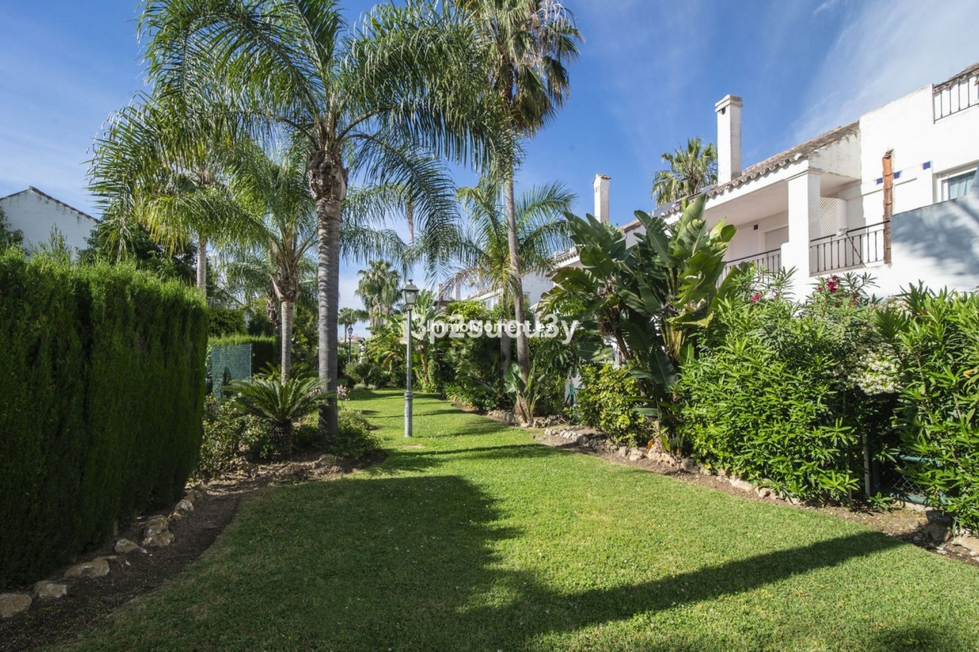 Resale - Detached villa - Marbella - Nueva Andalucía