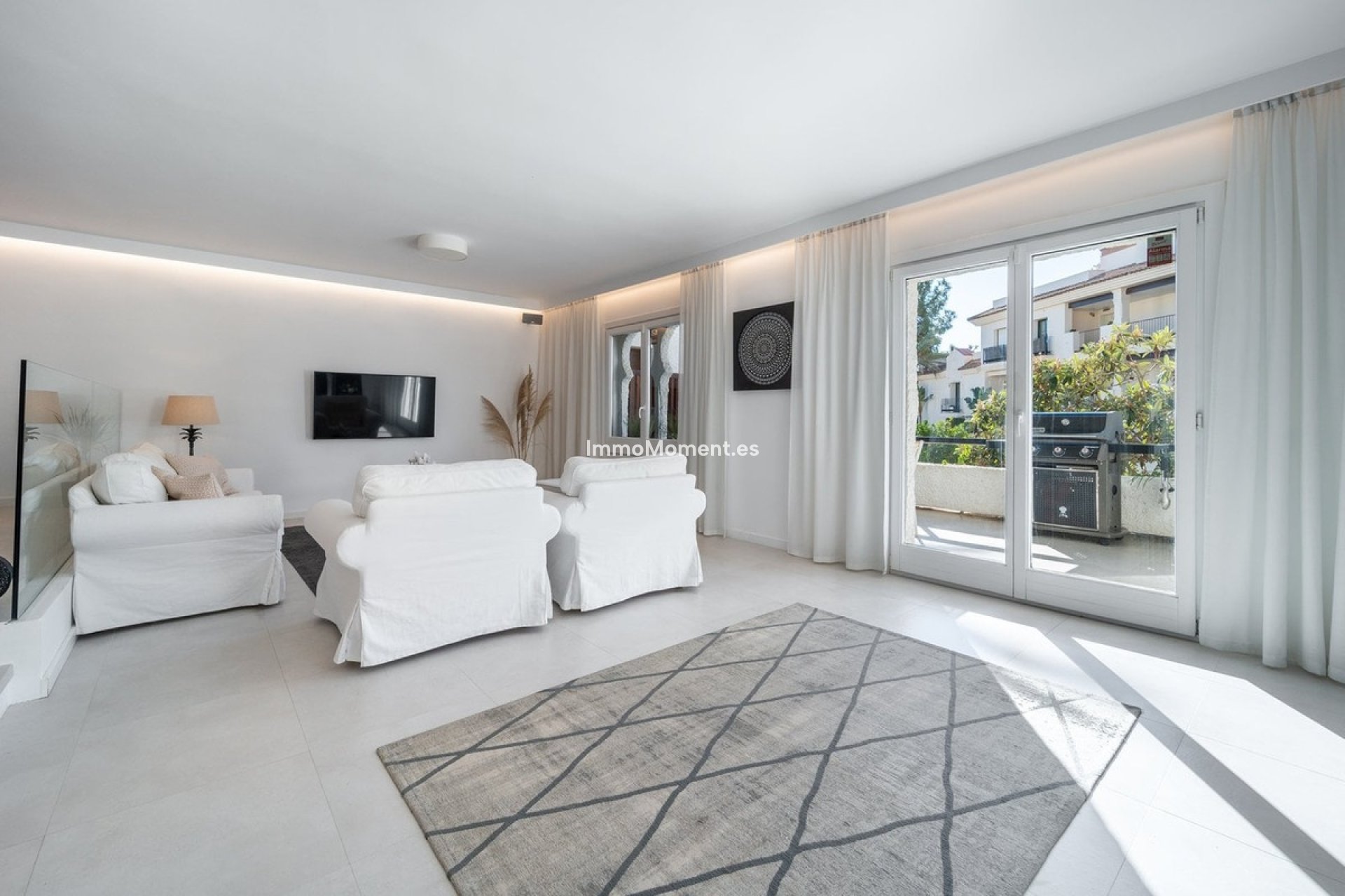 Resale - Detached villa - Marbella - Nueva Andalucía