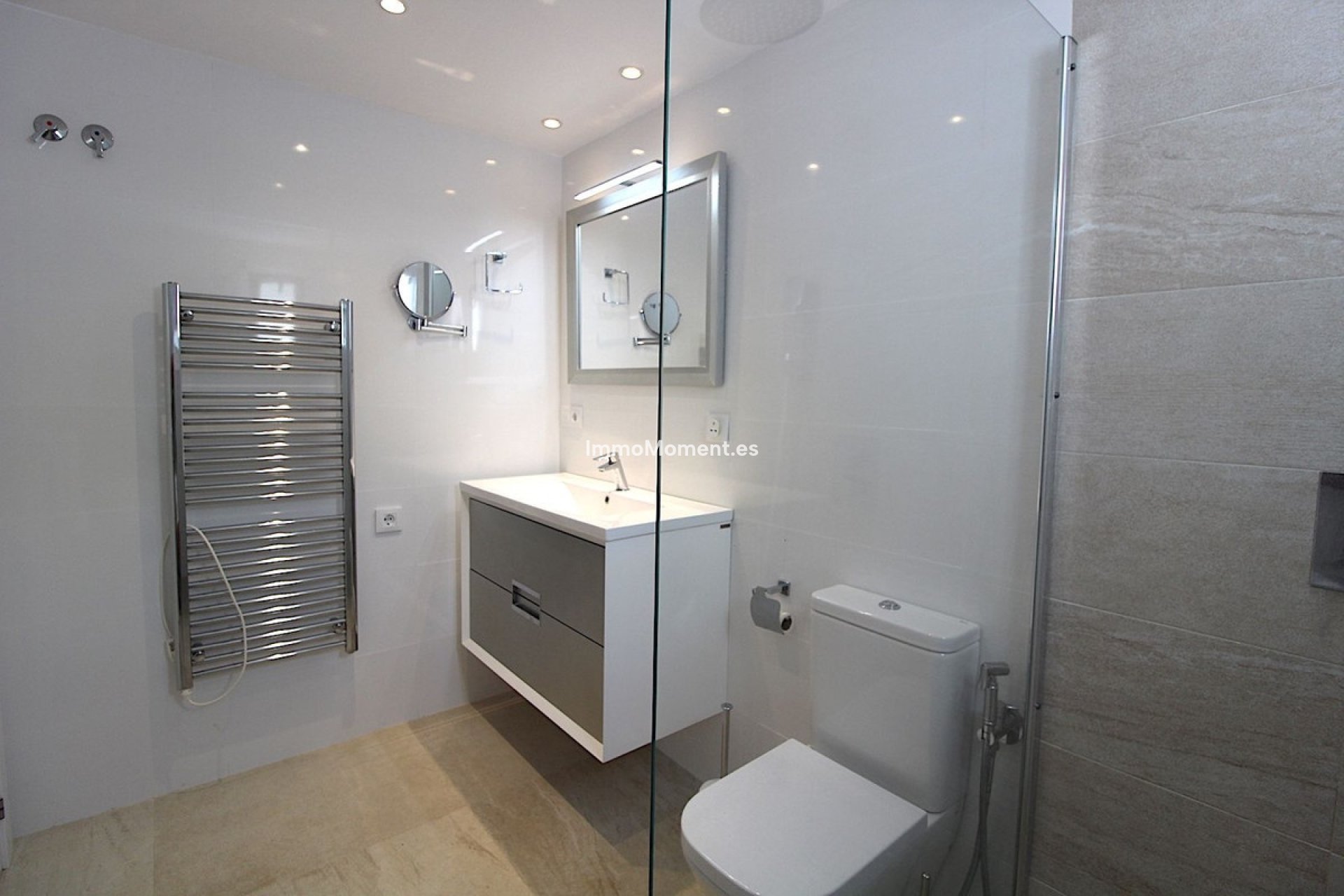 Resale - Detached villa - Marbella - Nueva Andalucía