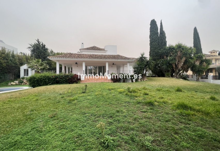 Resale - Detached villa - Marbella - Nueva Andalucía