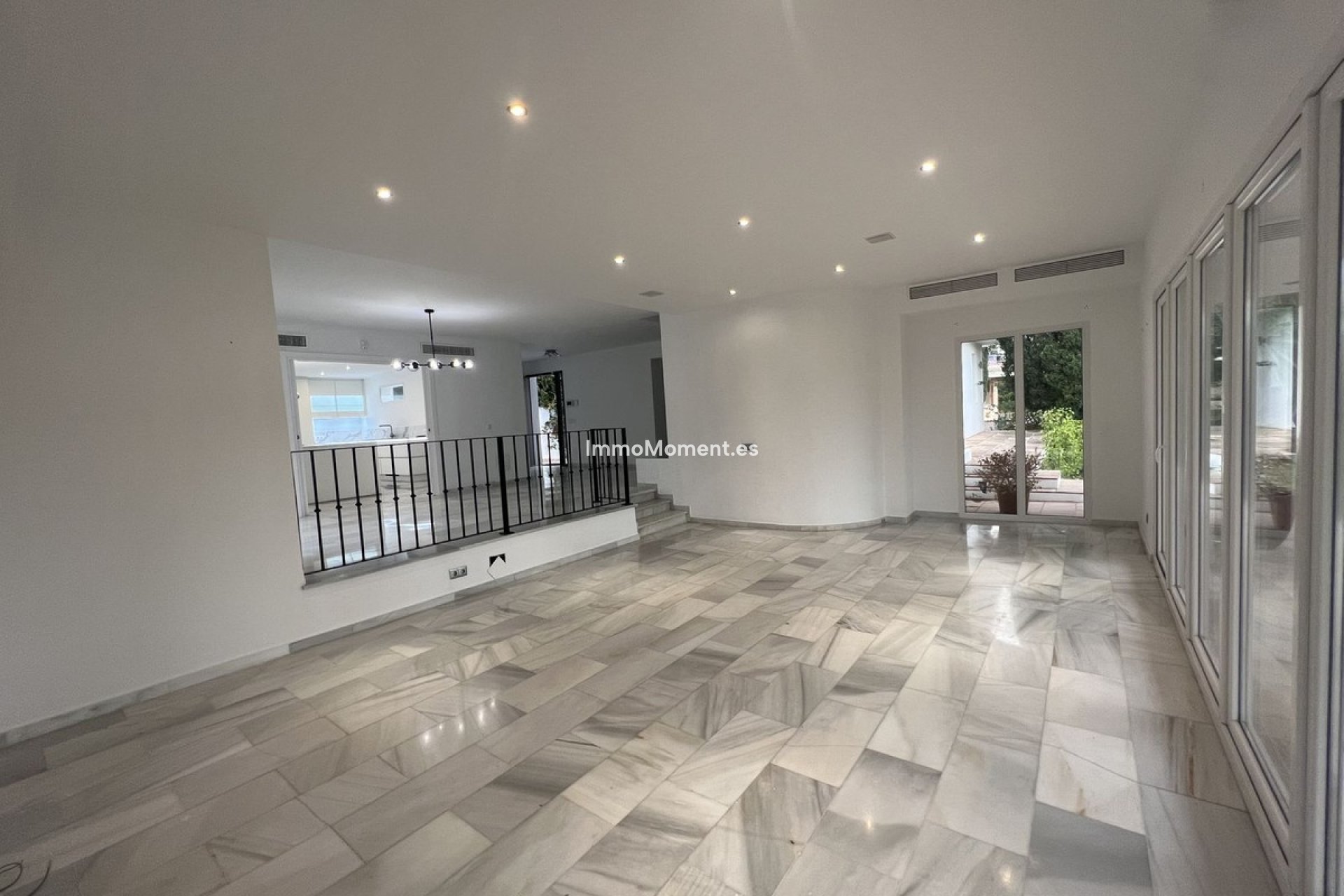 Resale - Detached villa - Marbella - Nueva Andalucía