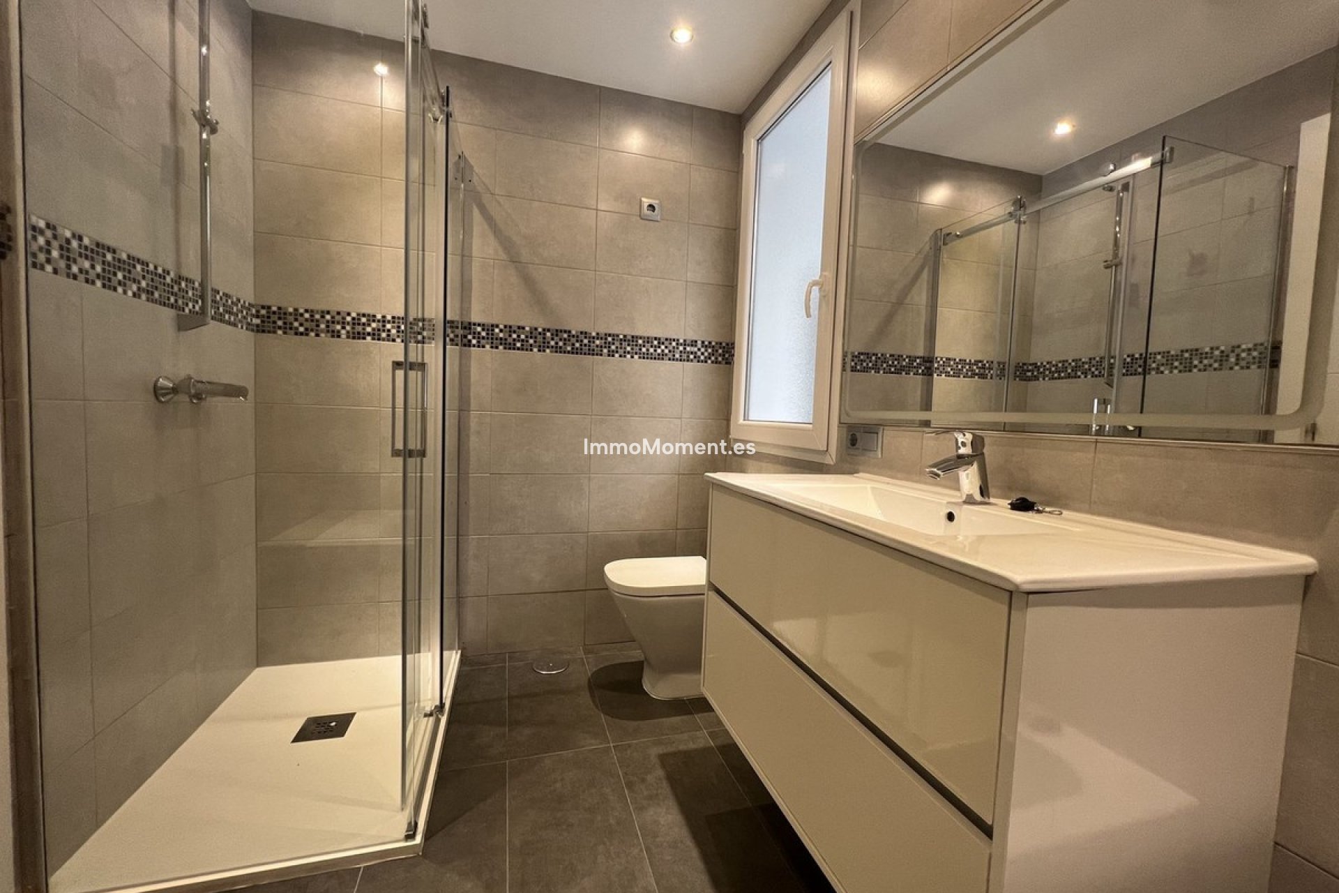 Resale - Detached villa - Marbella - Nueva Andalucía