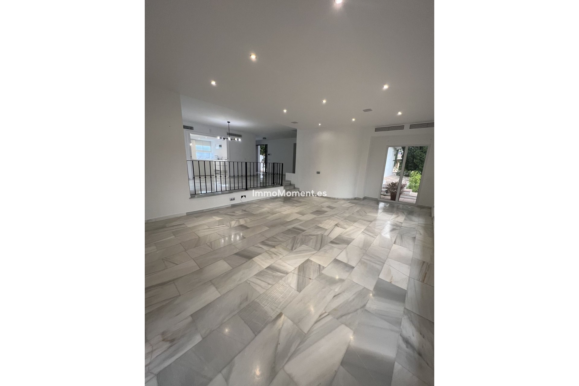 Resale - Detached villa - Marbella - Nueva Andalucía