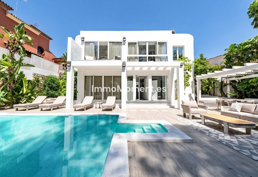 Resale - Detached villa - Marbella - Nueva Andalucía