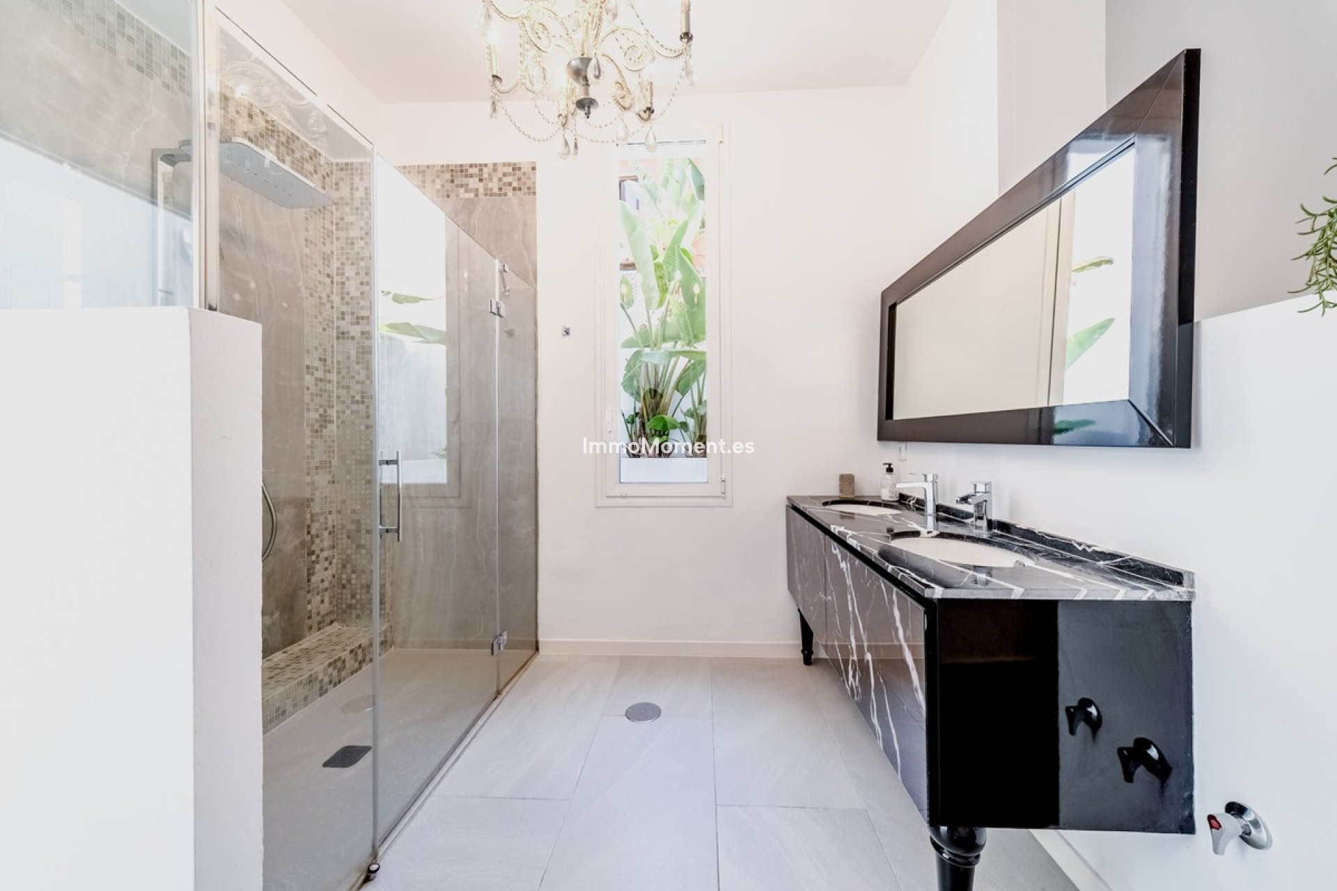 Resale - Detached villa - Marbella - Nueva Andalucía