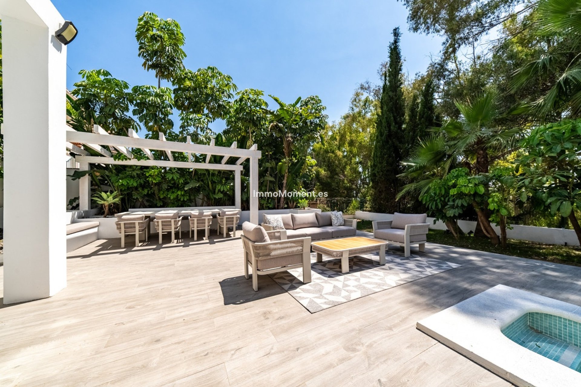 Resale - Detached villa - Marbella - Nueva Andalucía