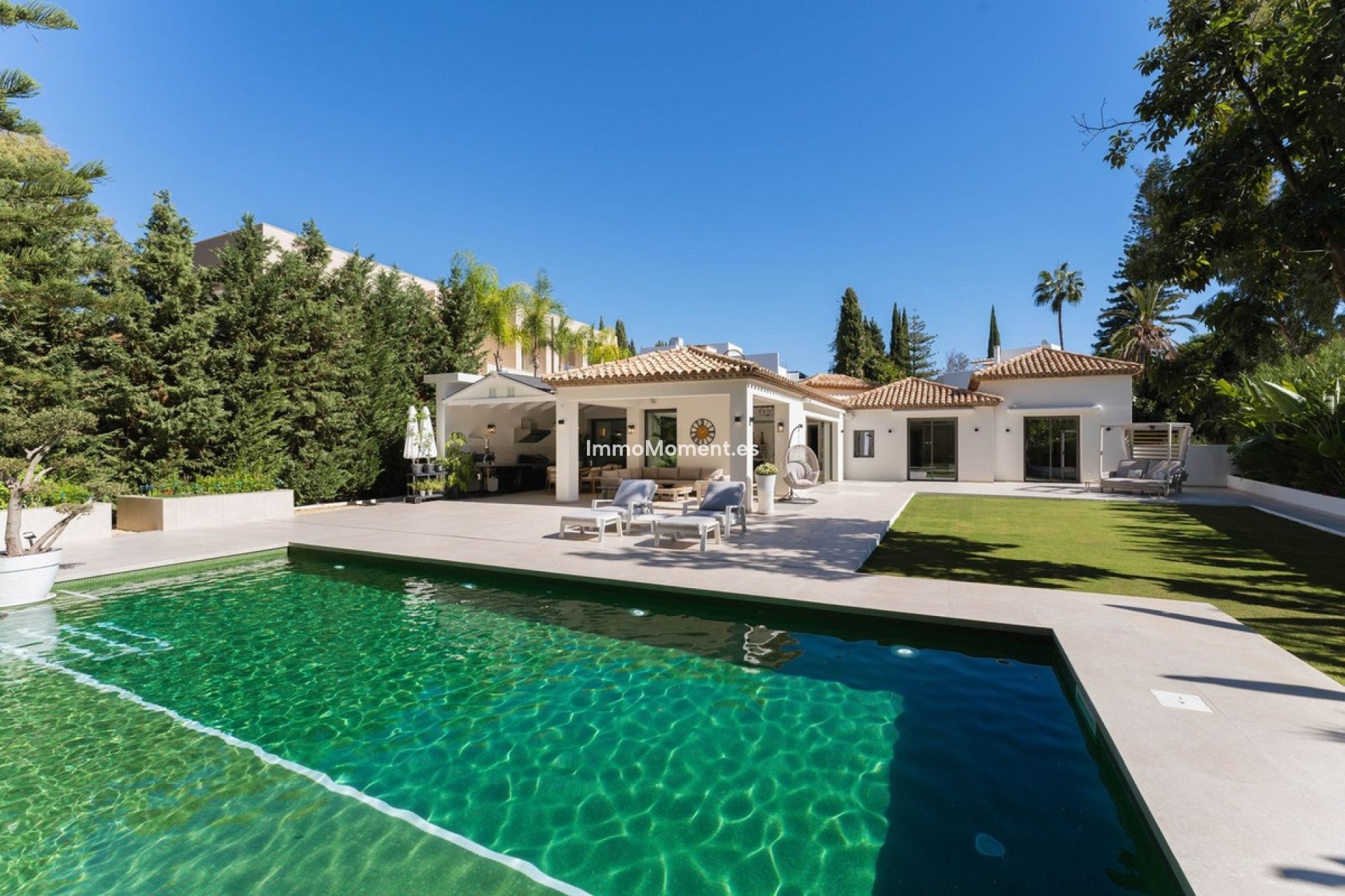 Resale - Detached villa - Marbella - Nueva Andalucía
