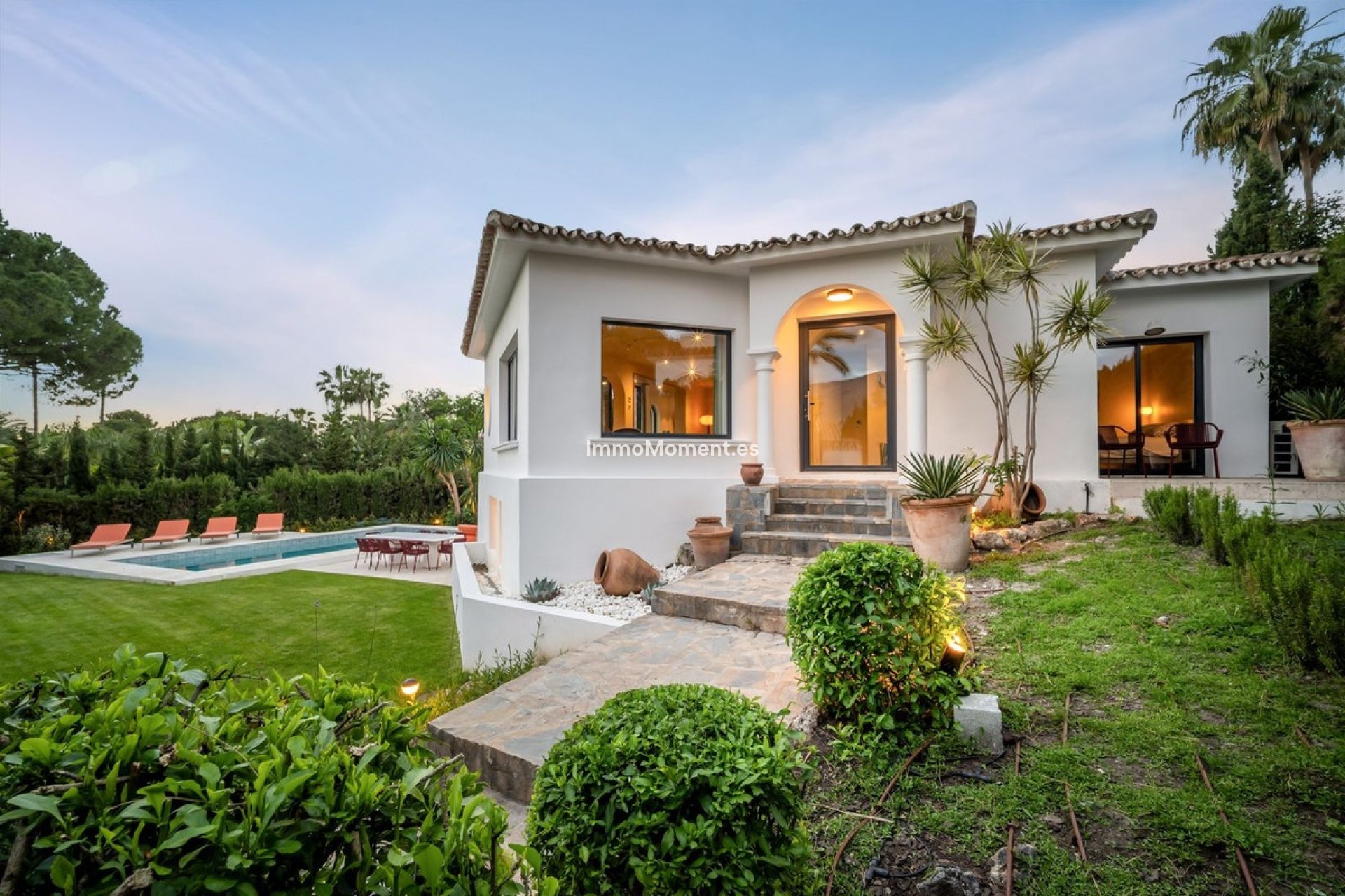 Resale - Detached villa - Marbella - Nueva Andalucía