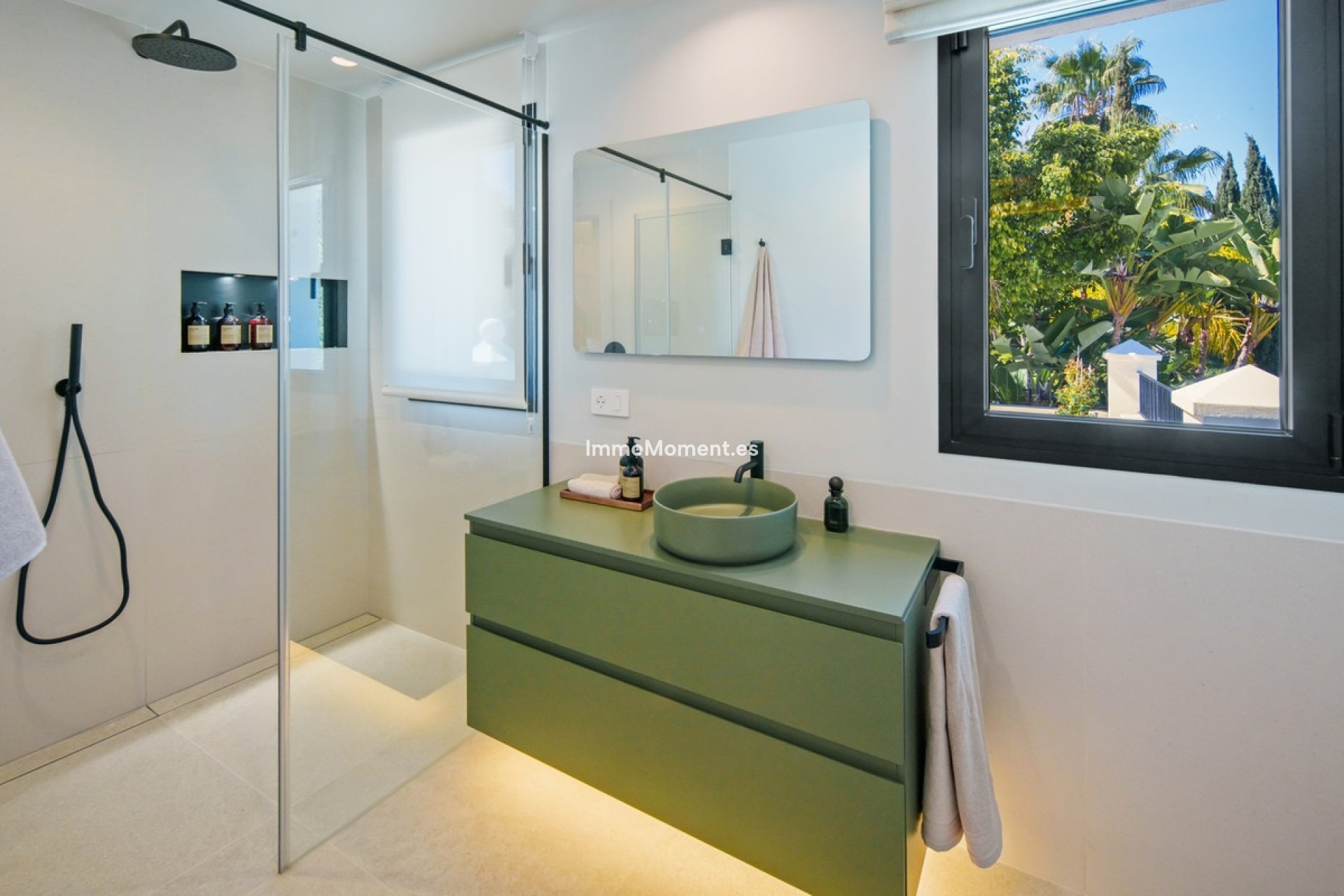 Resale - Detached villa - Marbella - Nueva Andalucía
