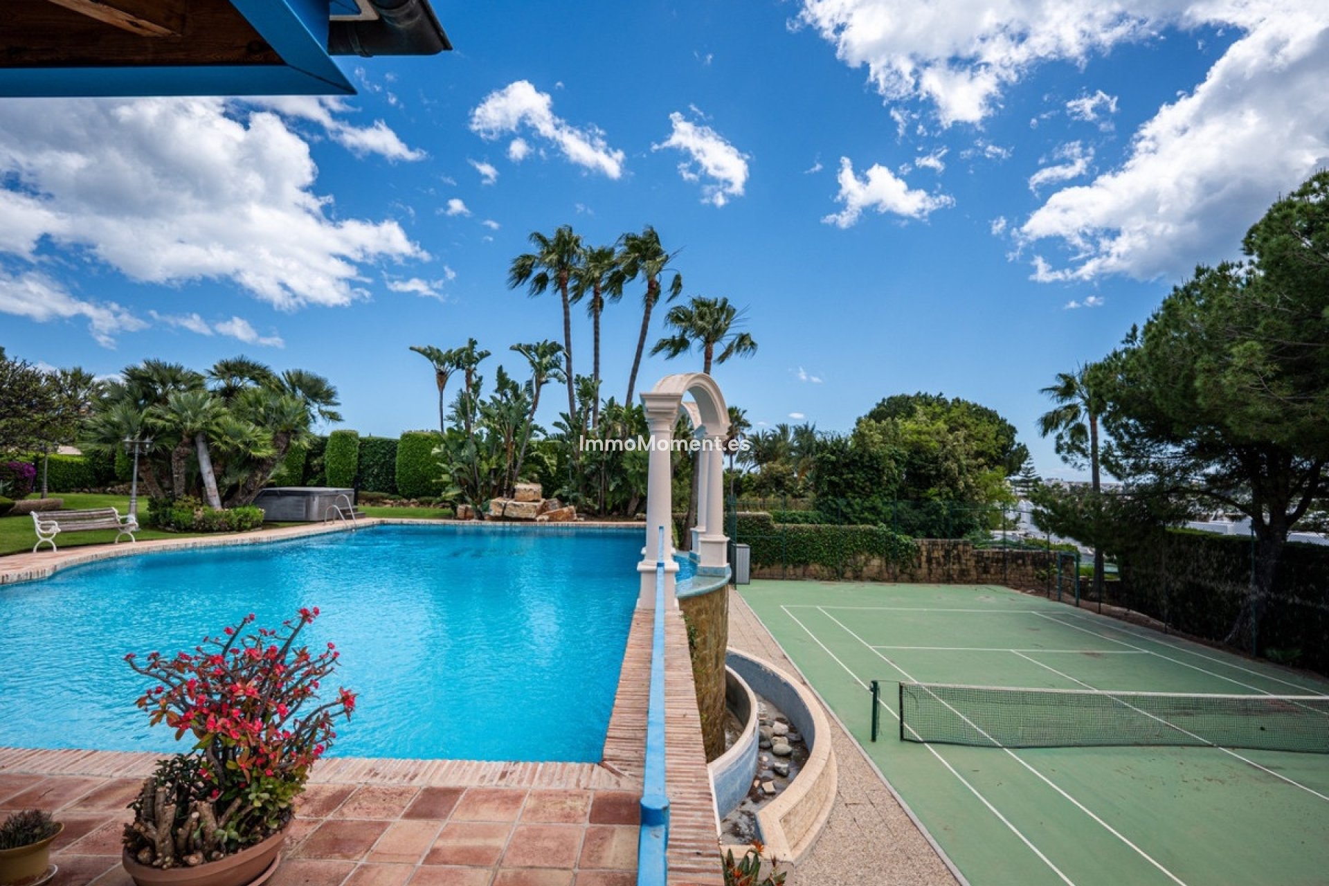 Resale - Detached villa - Marbella - Nueva Andalucía