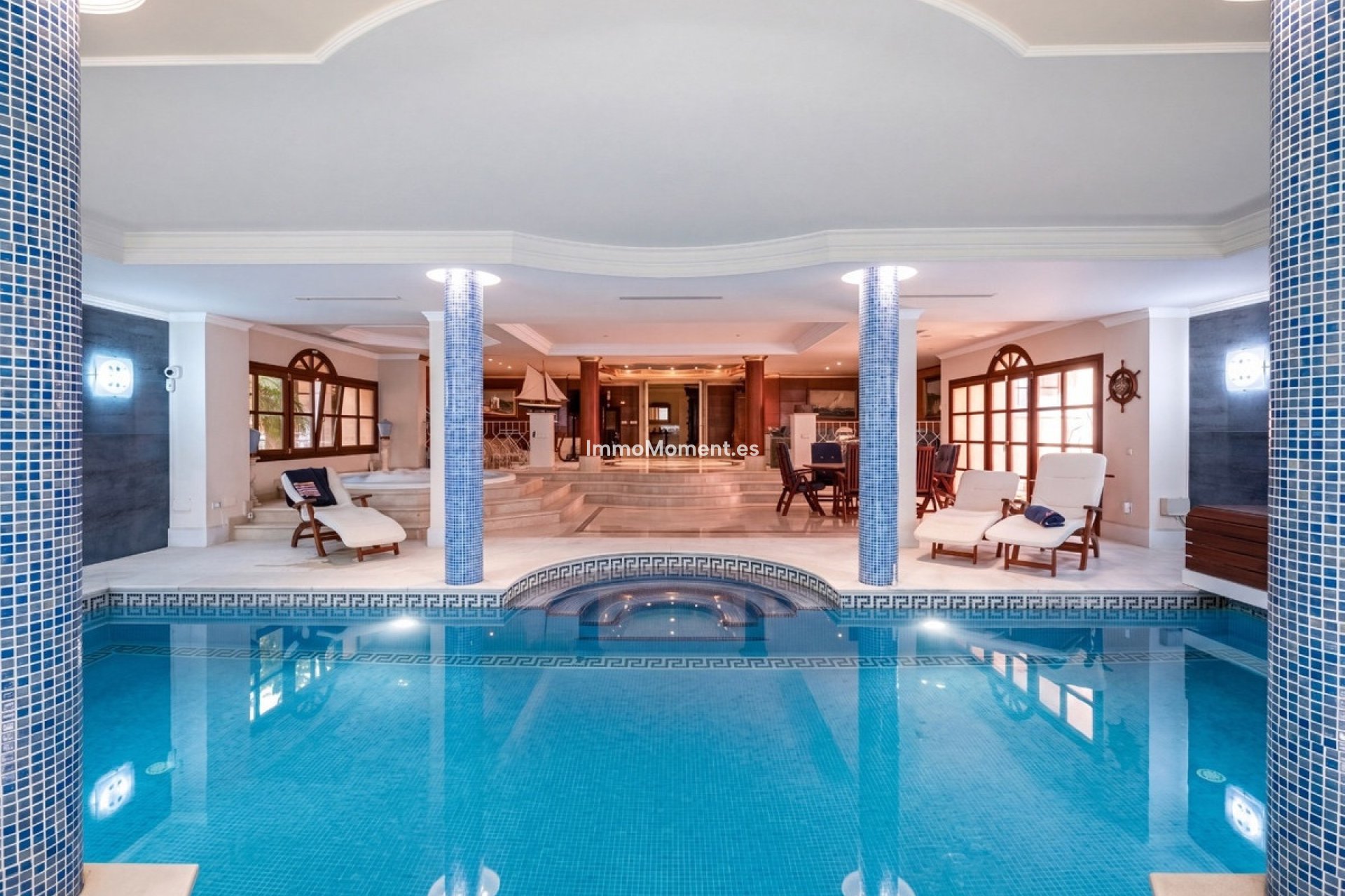 Resale - Detached villa - Marbella - Nueva Andalucía