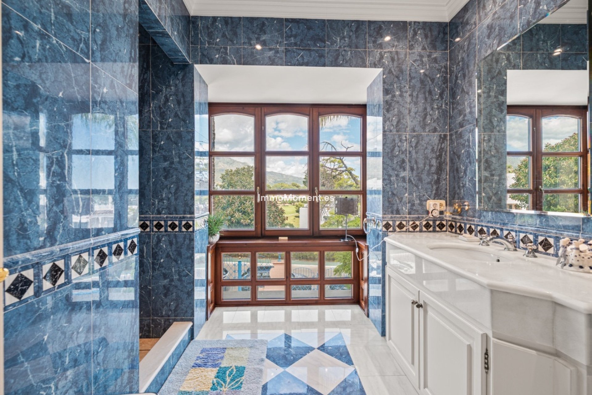 Resale - Detached villa - Marbella - Nueva Andalucía