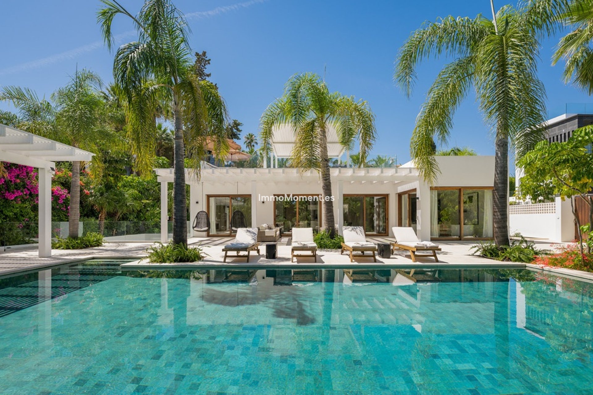 Resale - Detached villa - Marbella - Nueva Andalucía