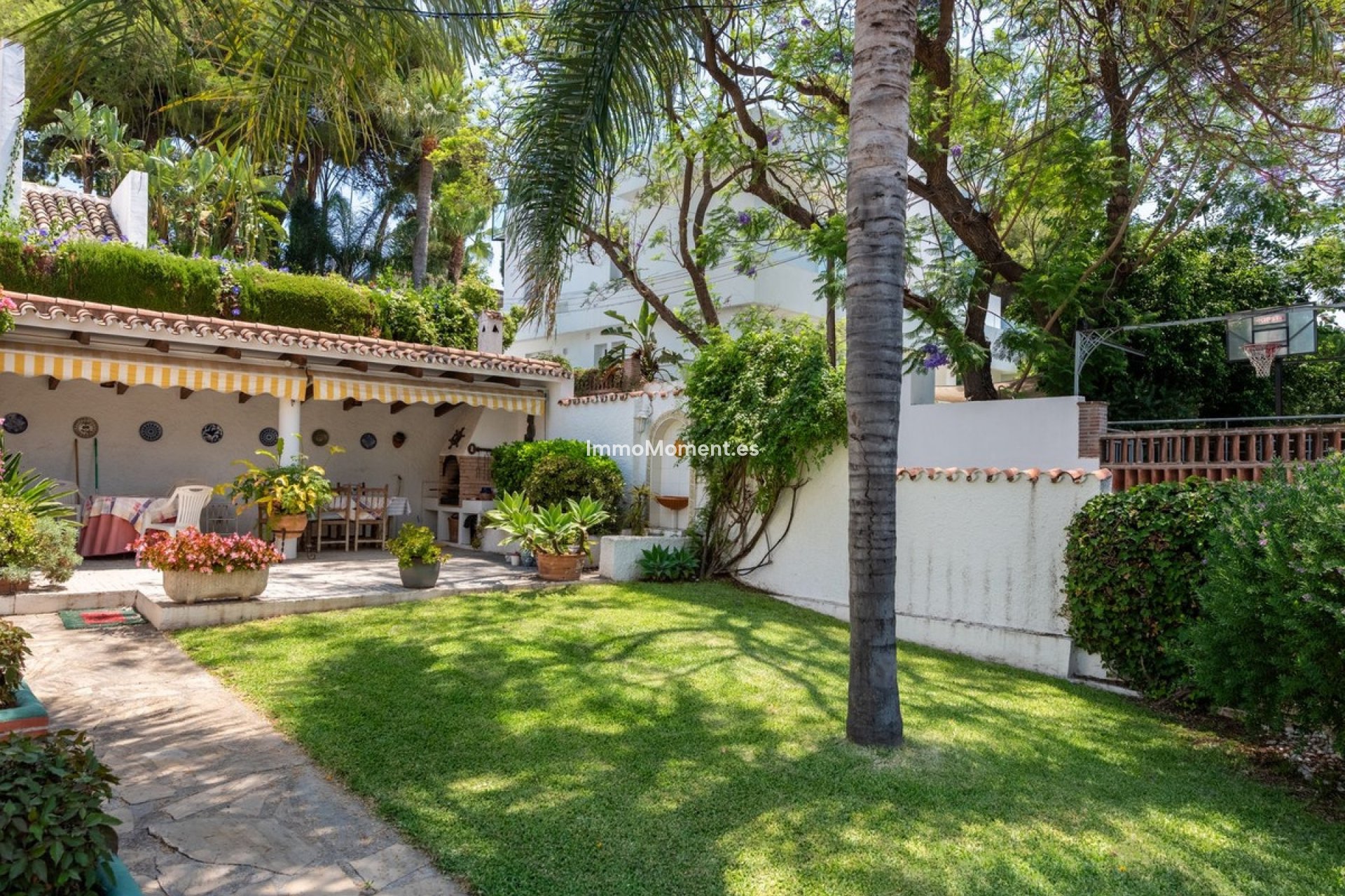 Resale - Detached villa - Marbella - Nueva Andalucía