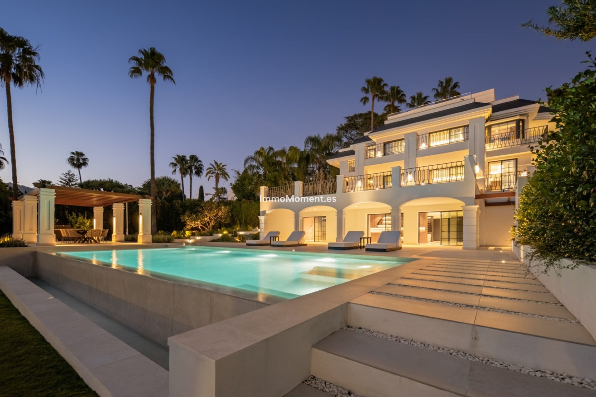 Resale - Detached villa - Marbella - Nueva Andalucía