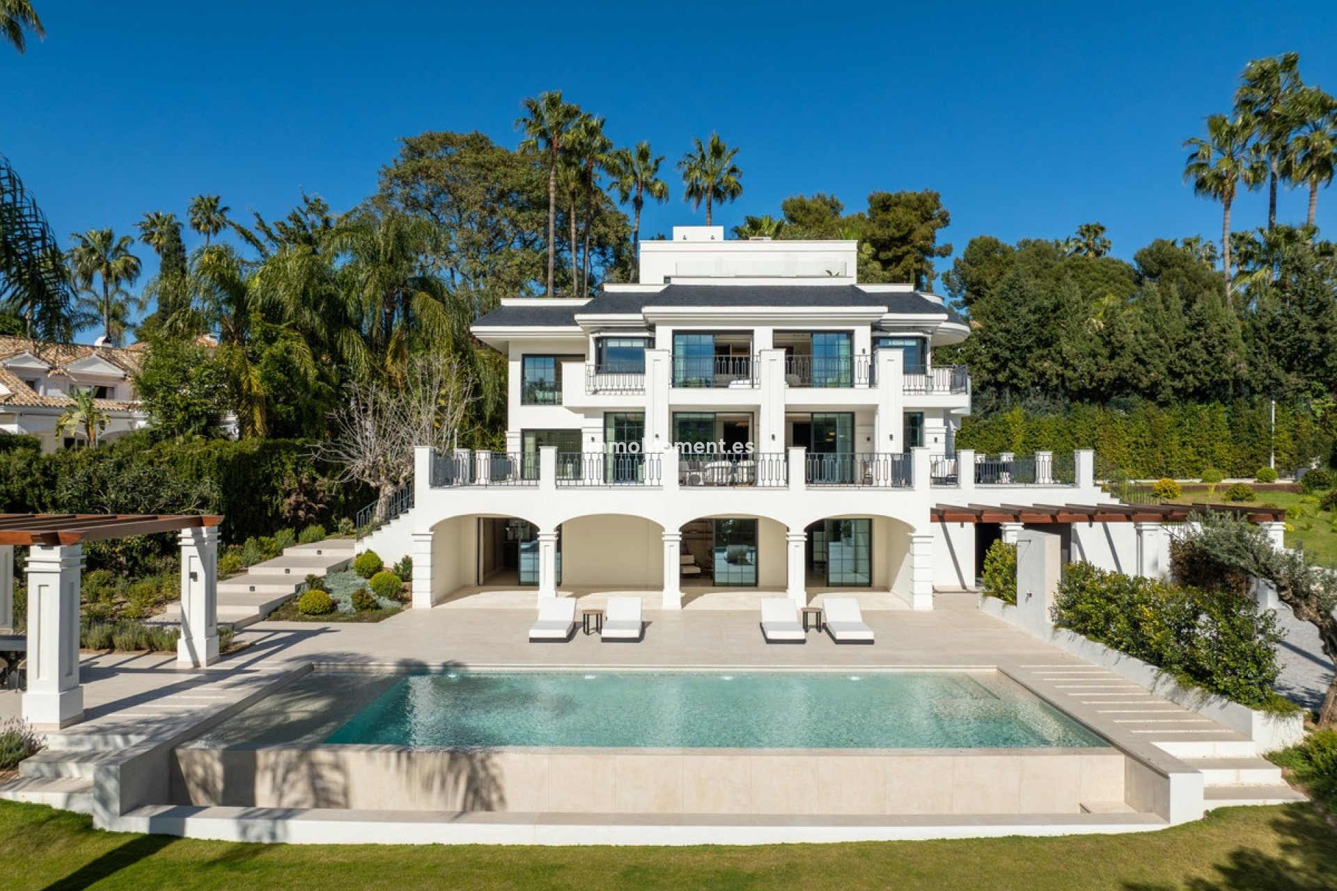 Resale - Detached villa - Marbella - Nueva Andalucía
