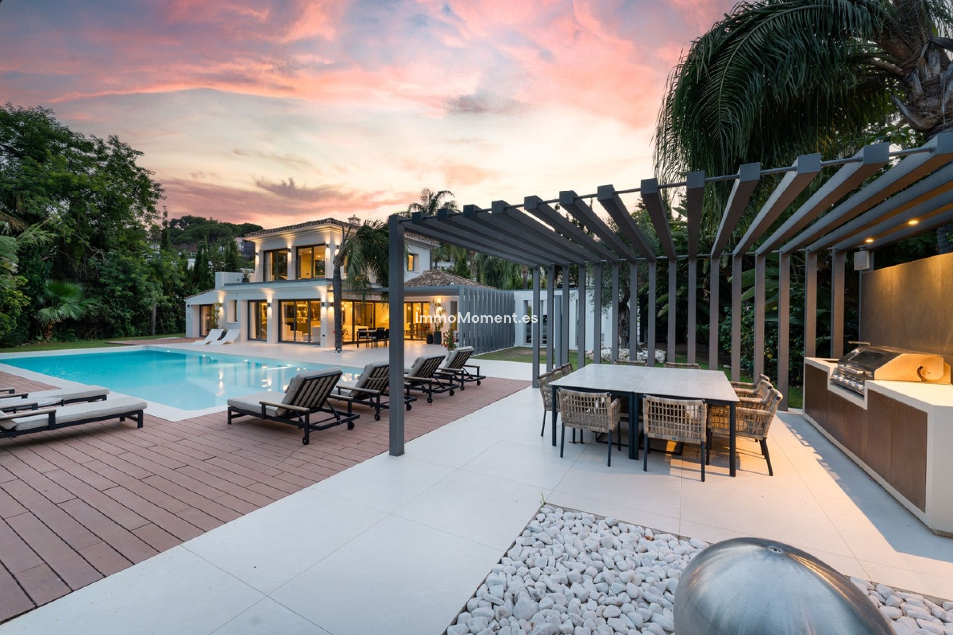 Resale - Detached villa - Marbella - Nueva Andalucía