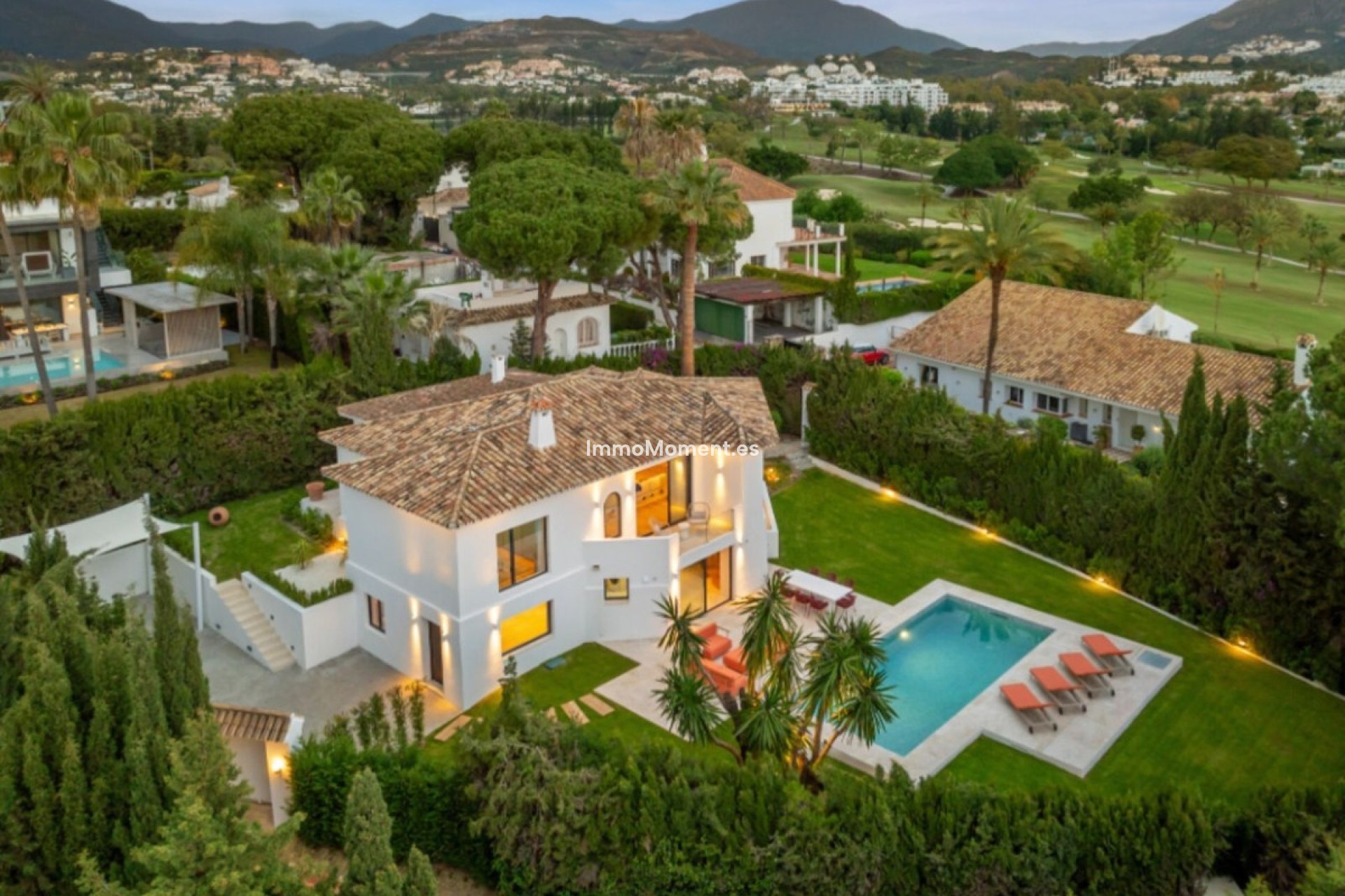 Resale - Detached villa - Marbella - Nueva Andalucía