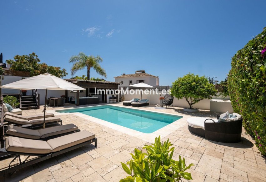 Resale - Detached villa - Marbella - Río Real