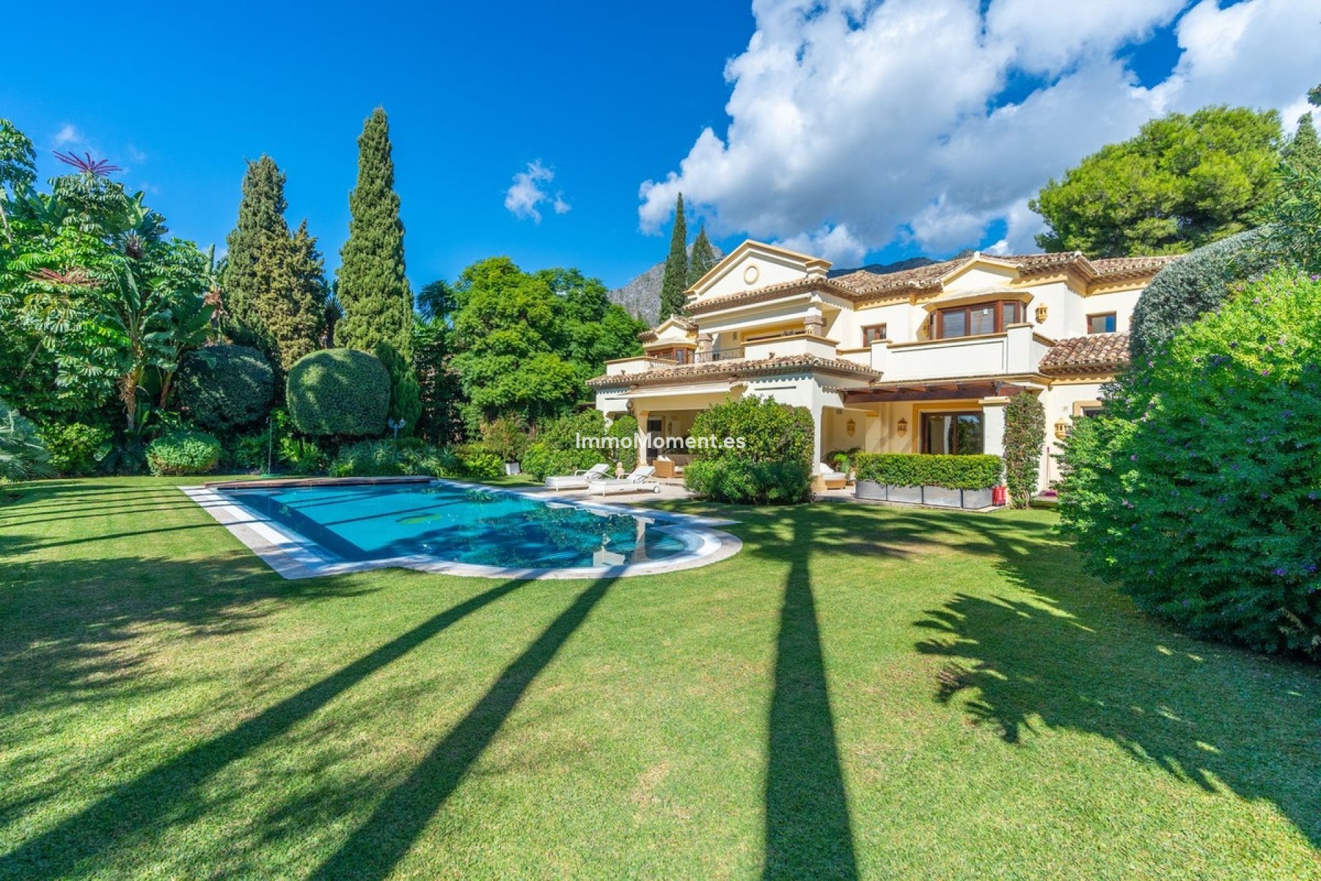 Resale - Detached villa - Marbella - Sierra Blanca