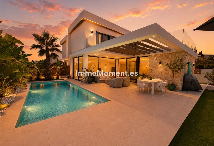 Resale - Detached villa - Orihuela - Cabo roig - La Zenia