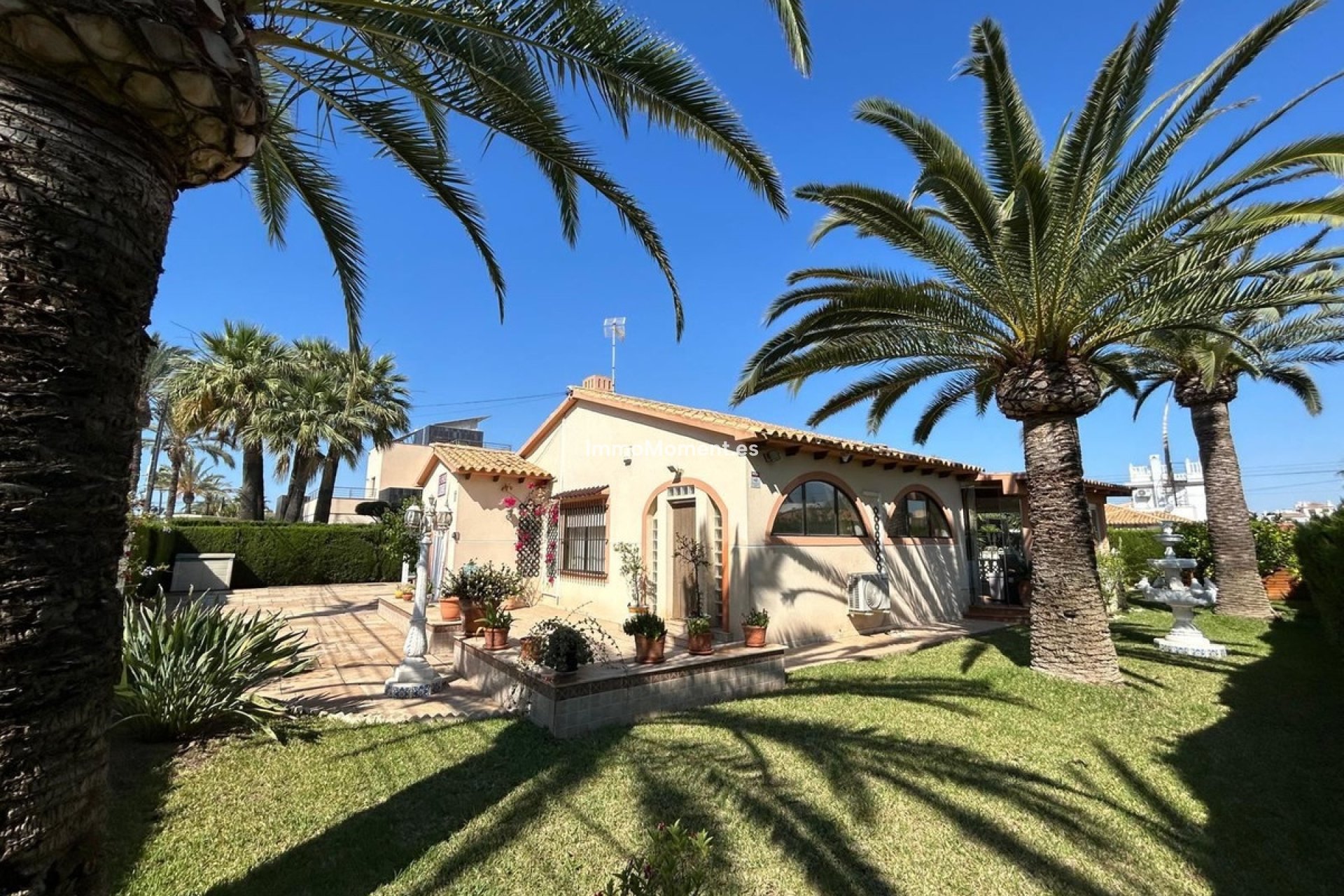 Resale - Detached villa - Orihuela Costa - Cabo roig - La Zenia