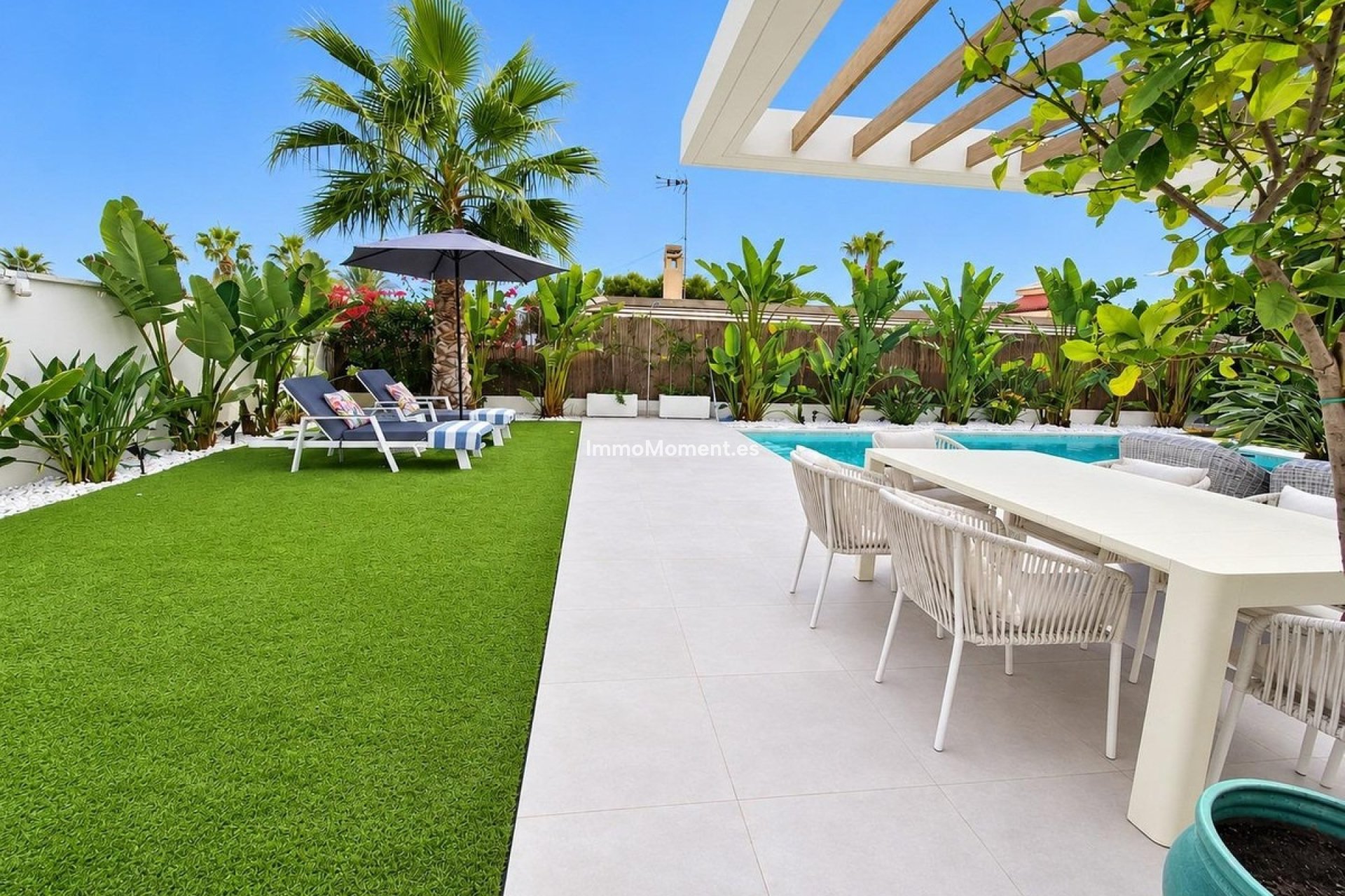 Resale - Detached villa - Orihuela Costa - Cabo roig - La Zenia