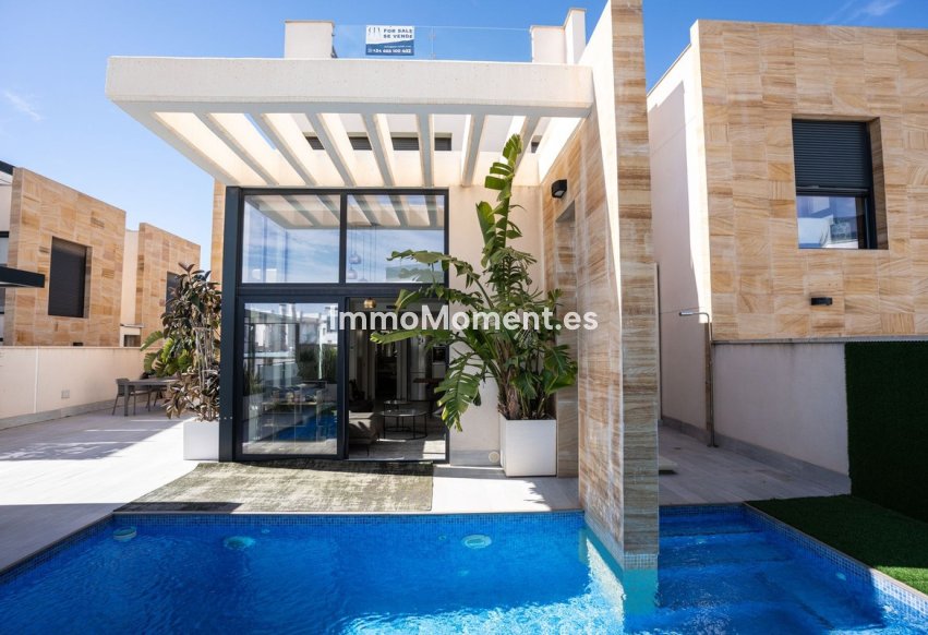 Resale - Detached villa - Orihuela Costa - Cabo roig - La Zenia