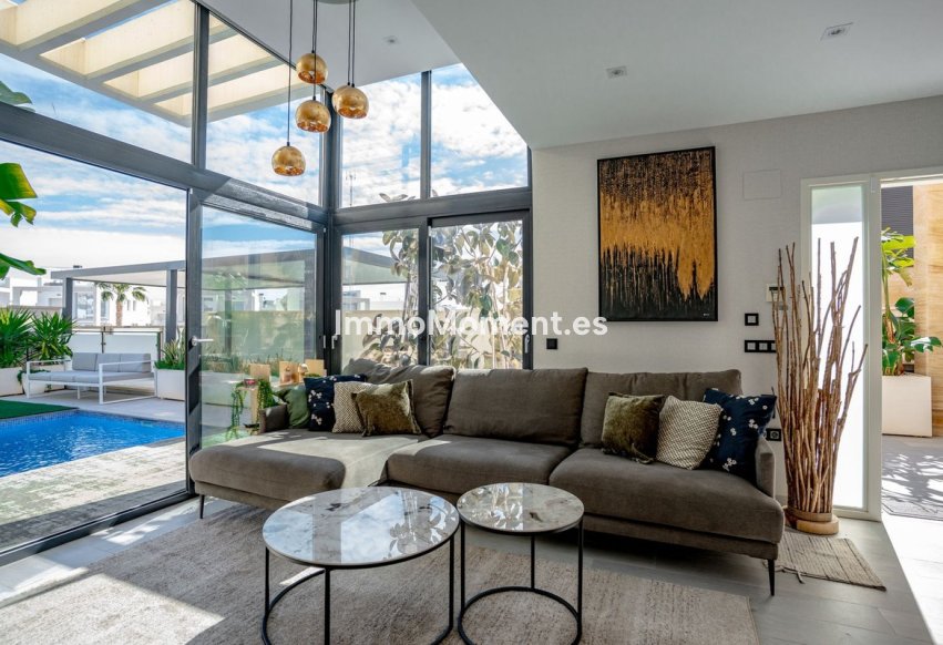 Resale - Detached villa - Orihuela Costa - Cabo roig - La Zenia