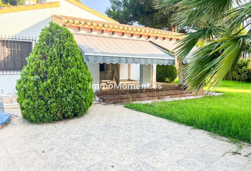 Resale - Detached villa - Orihuela - Punta Prima