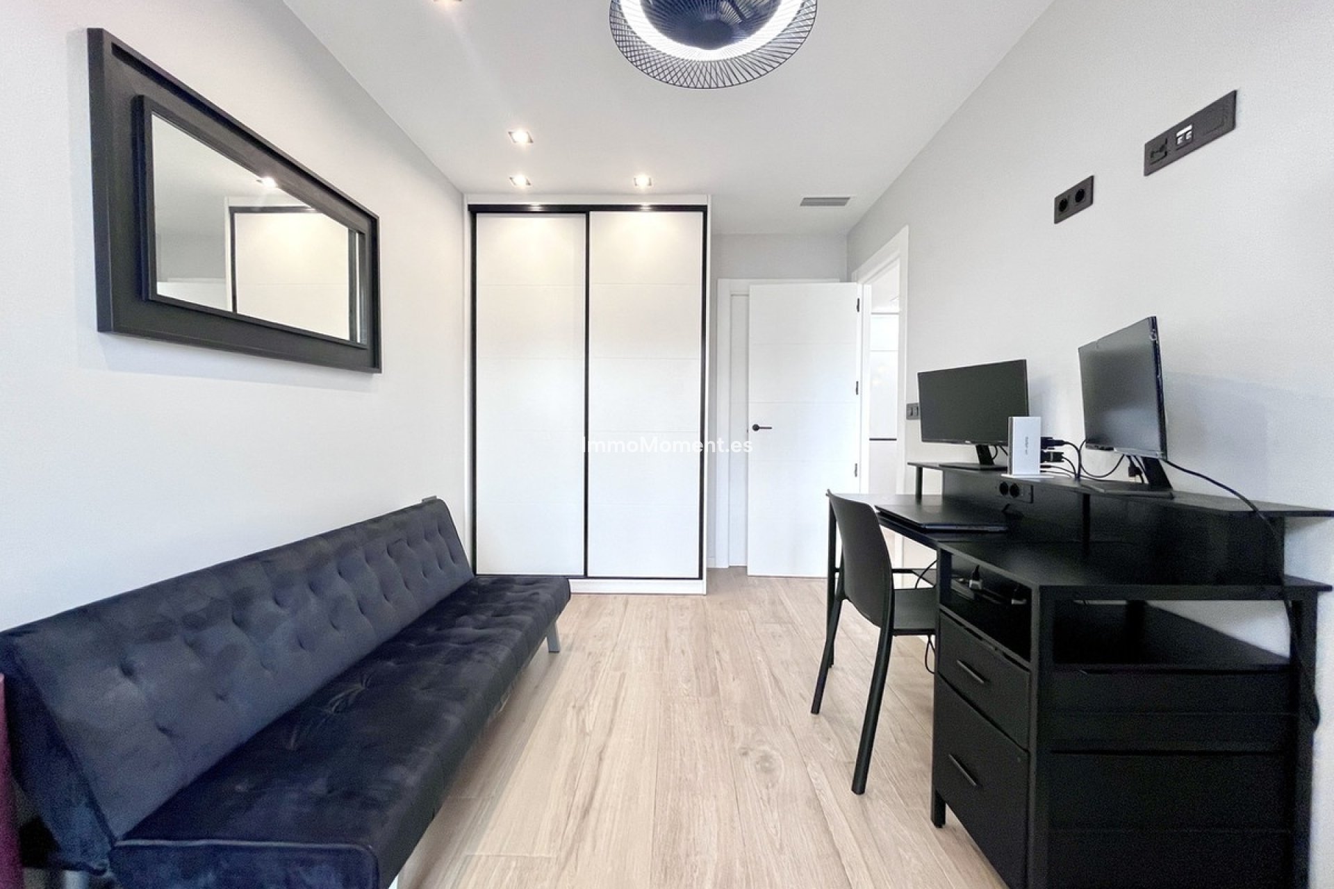 Resale - Detached villa - Orihuela - Punta Prima