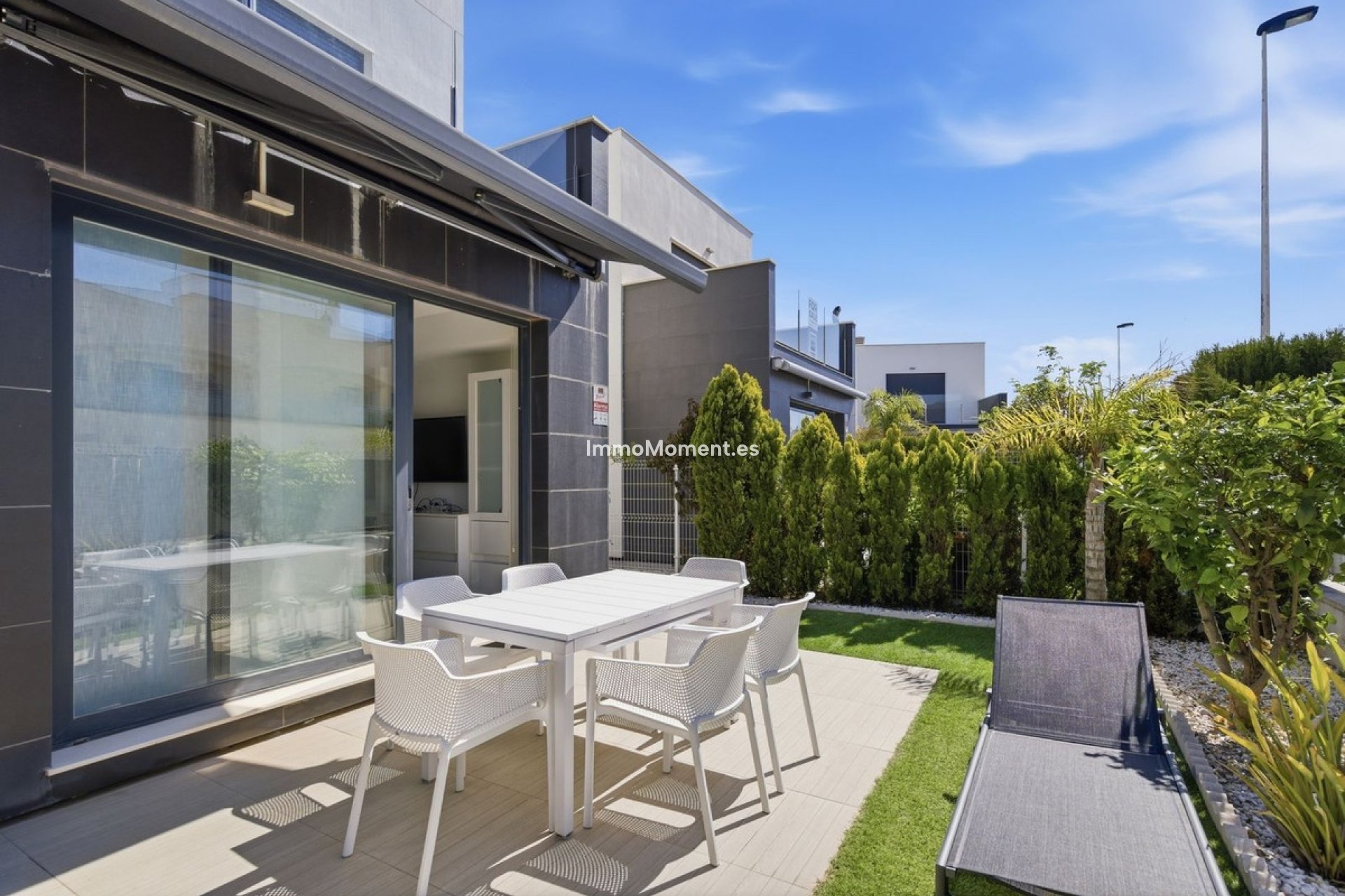 Resale - Detached villa - Orihuela - Punta Prima