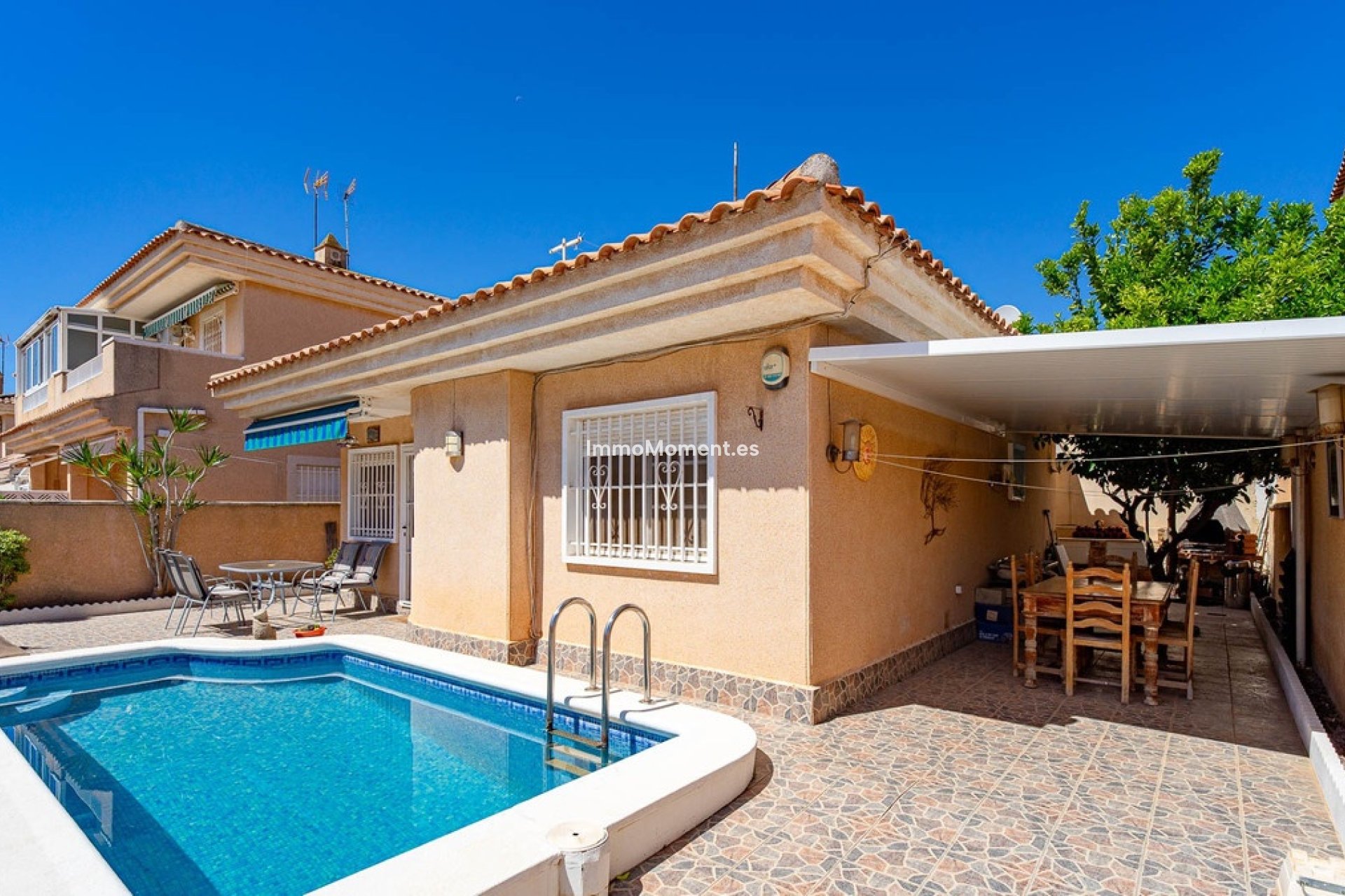 Resale - Detached villa - Orihuela - Punta Prima