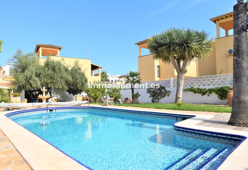 Resale - Detached villa - Orihuela - Villamartin