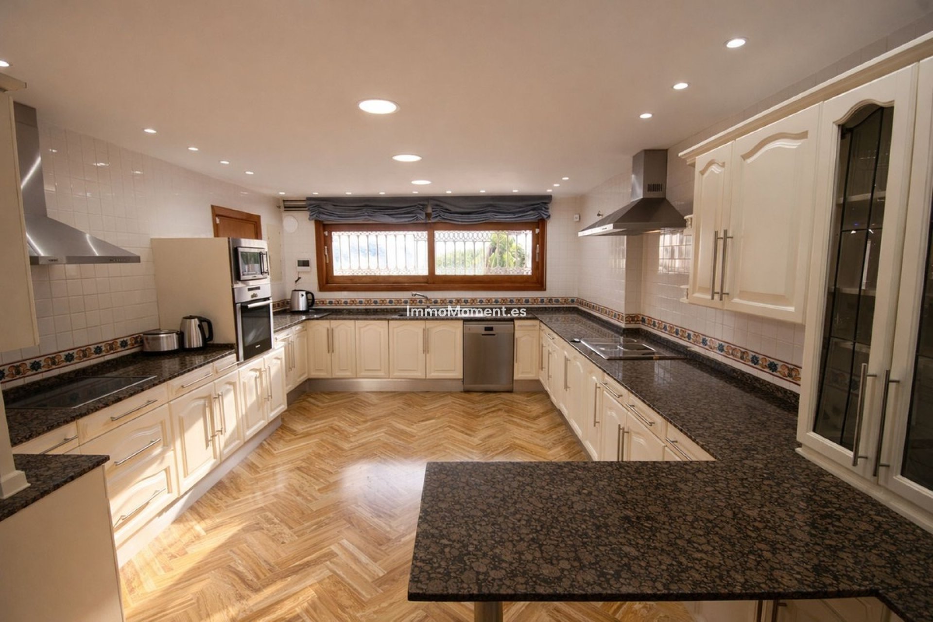 Resale - Detached villa - Puerto Banús