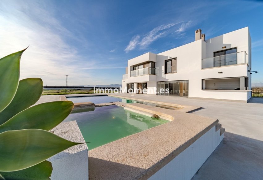 Resale - Detached villa - San Fulgencio - La Marina