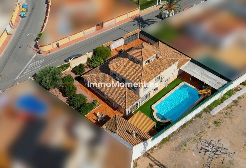 Resale - Detached villa - Torrevieja - El Chaparral