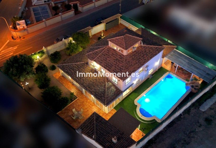 Resale - Detached villa - Torrevieja - El Chaparral