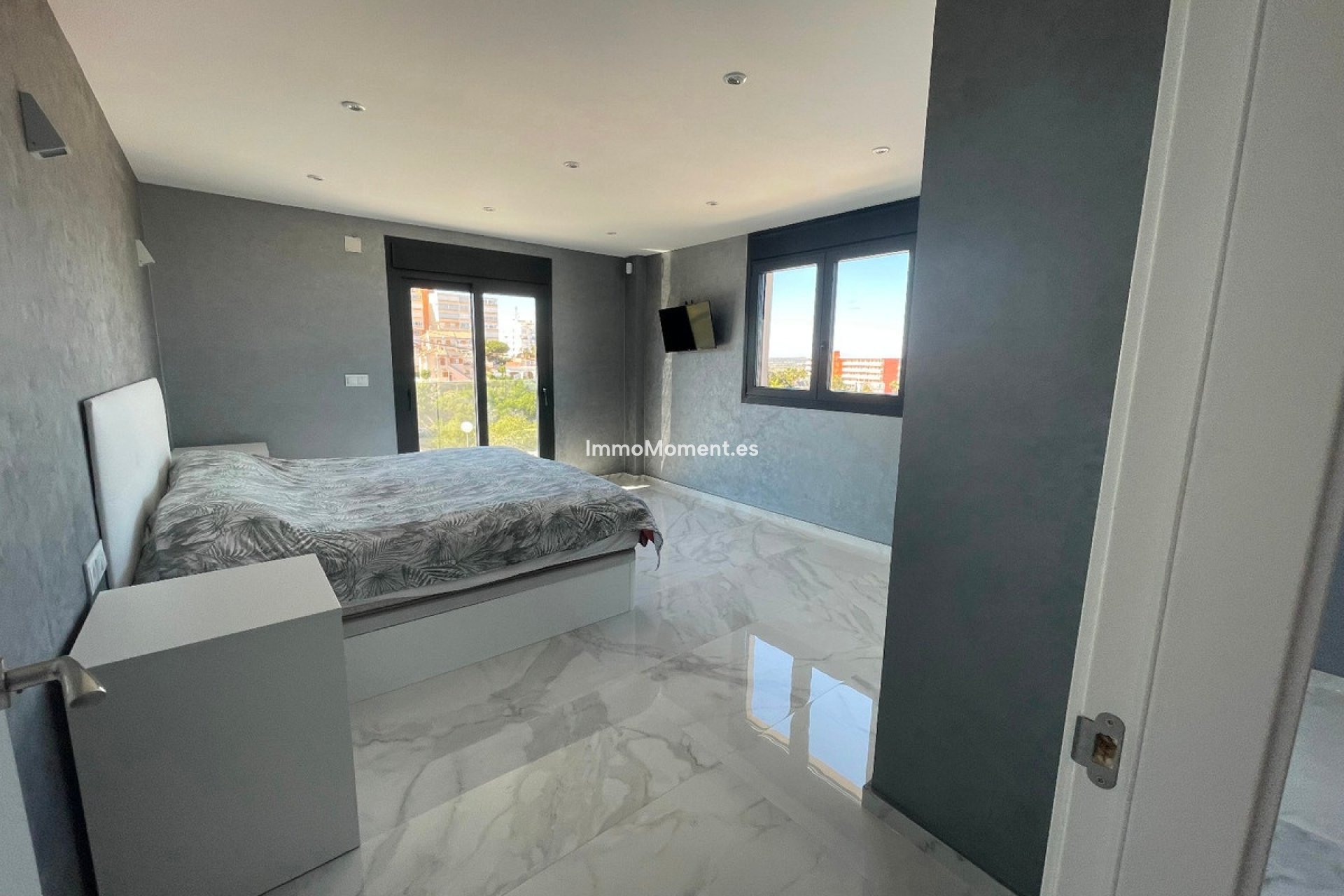 Resale - Detached villa - Torrevieja - La Mata