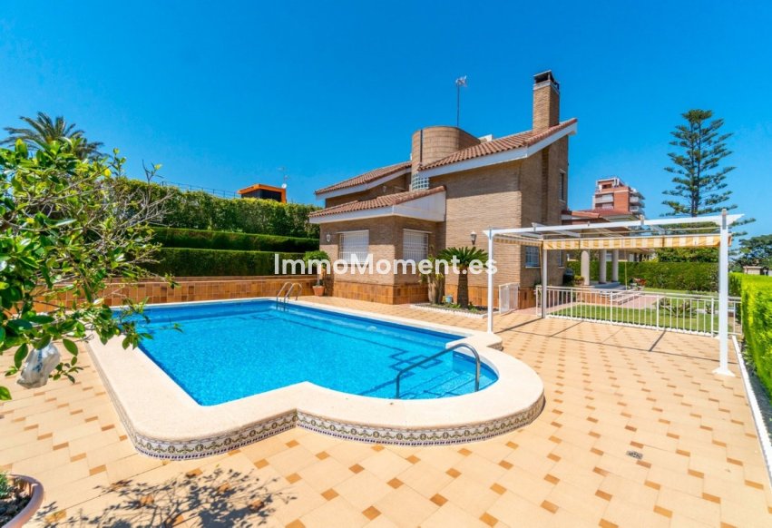 Resale - Detached villa - Torrevieja - La Veleta